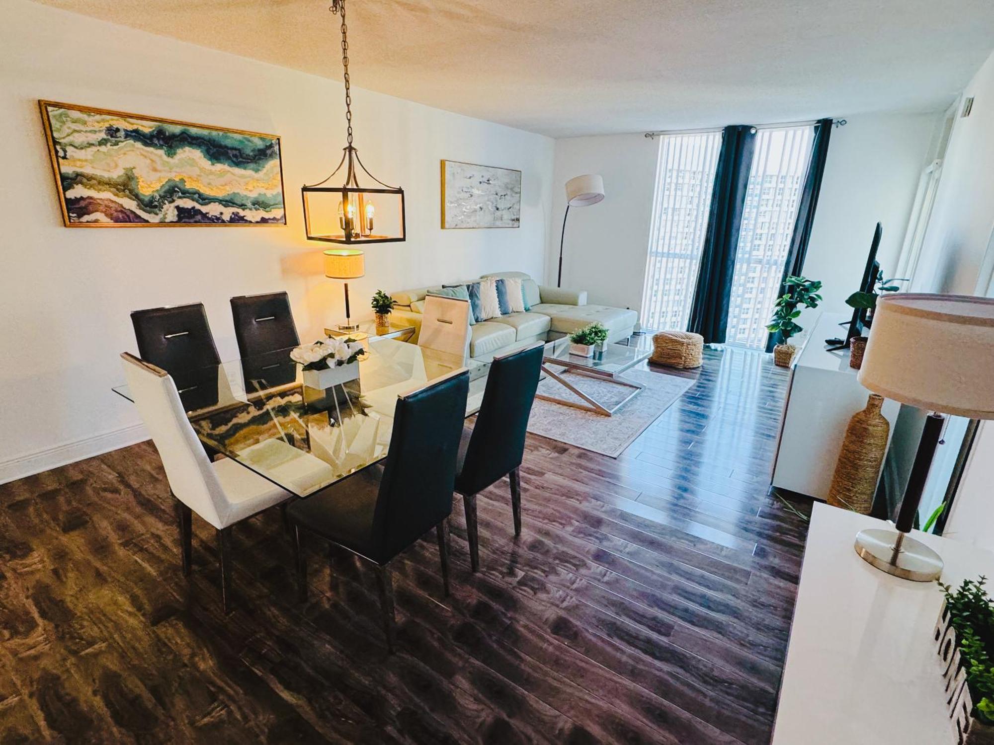 The Tides On Apartment Hollywood