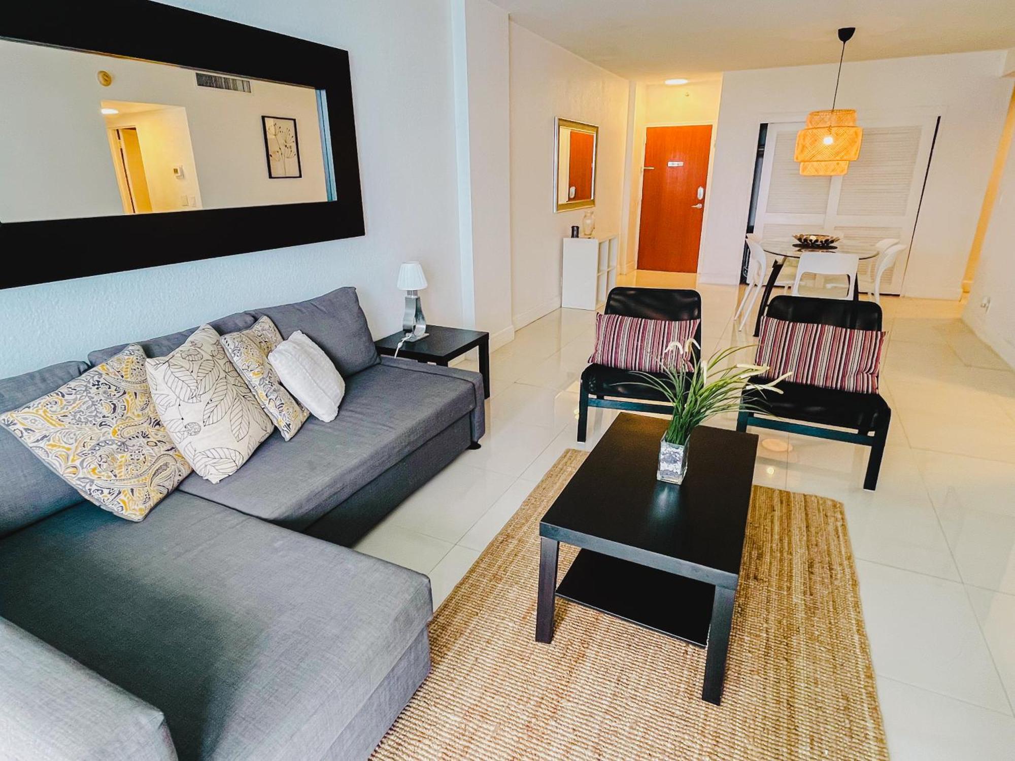 The Tides On Apartment Hollywood