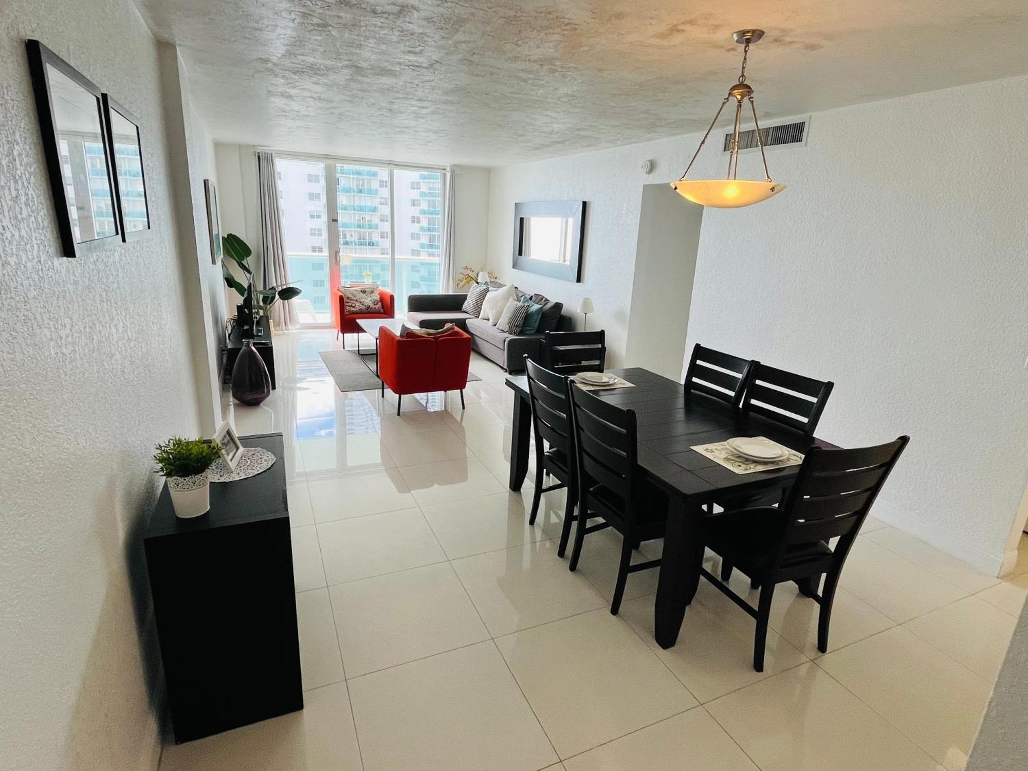 Apartment The Tides On Hollywood