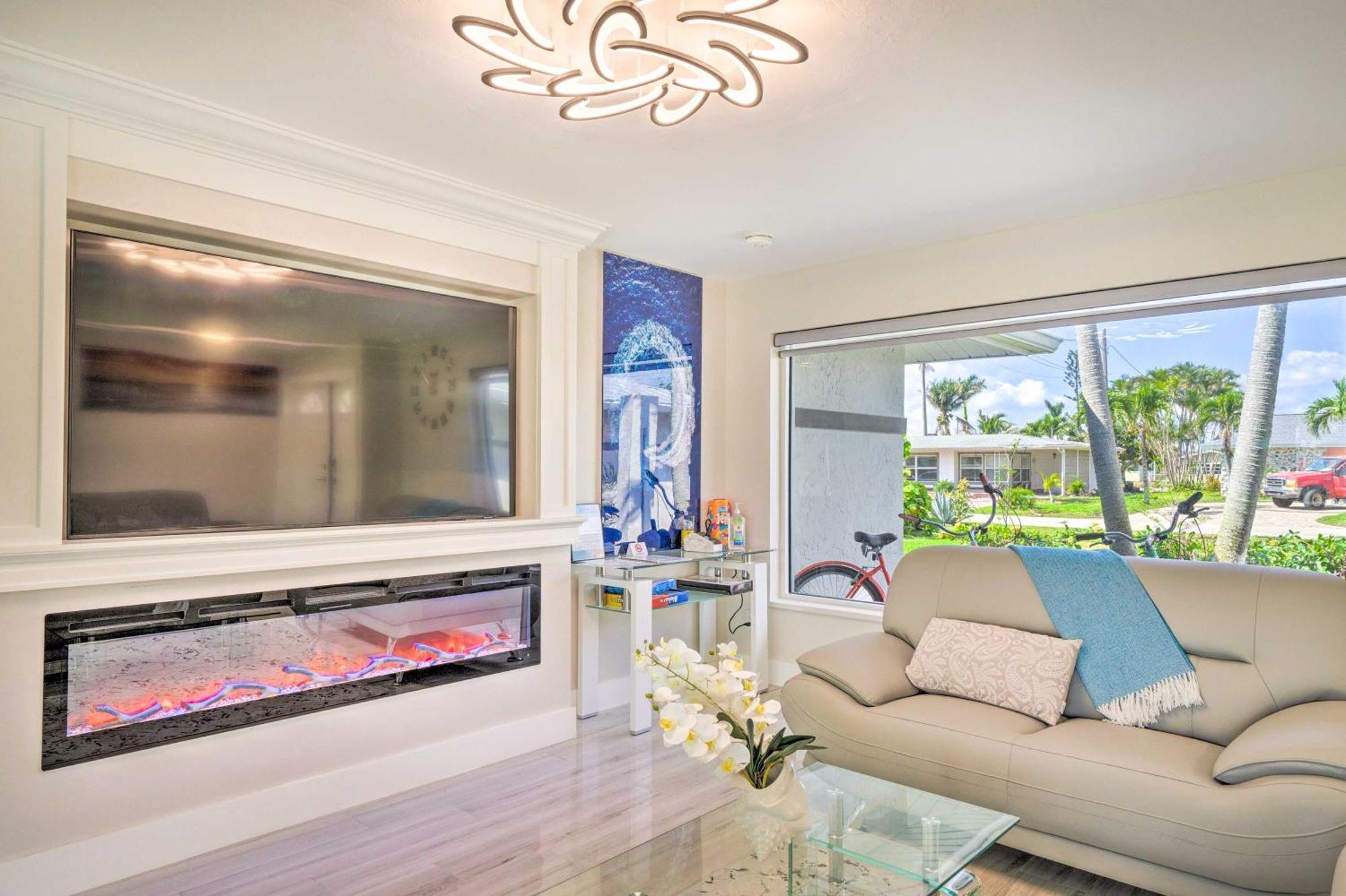 Canal-front Oasis With Pool And Dock! *