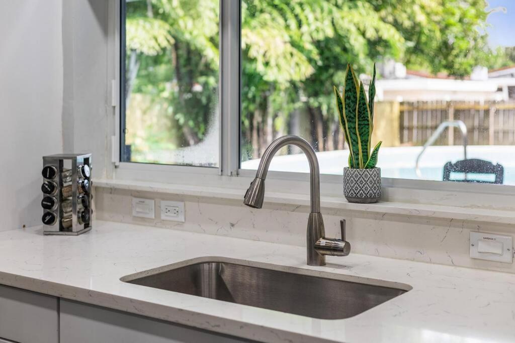 Luxurious Retreat Perfect Getaway * Hollywood