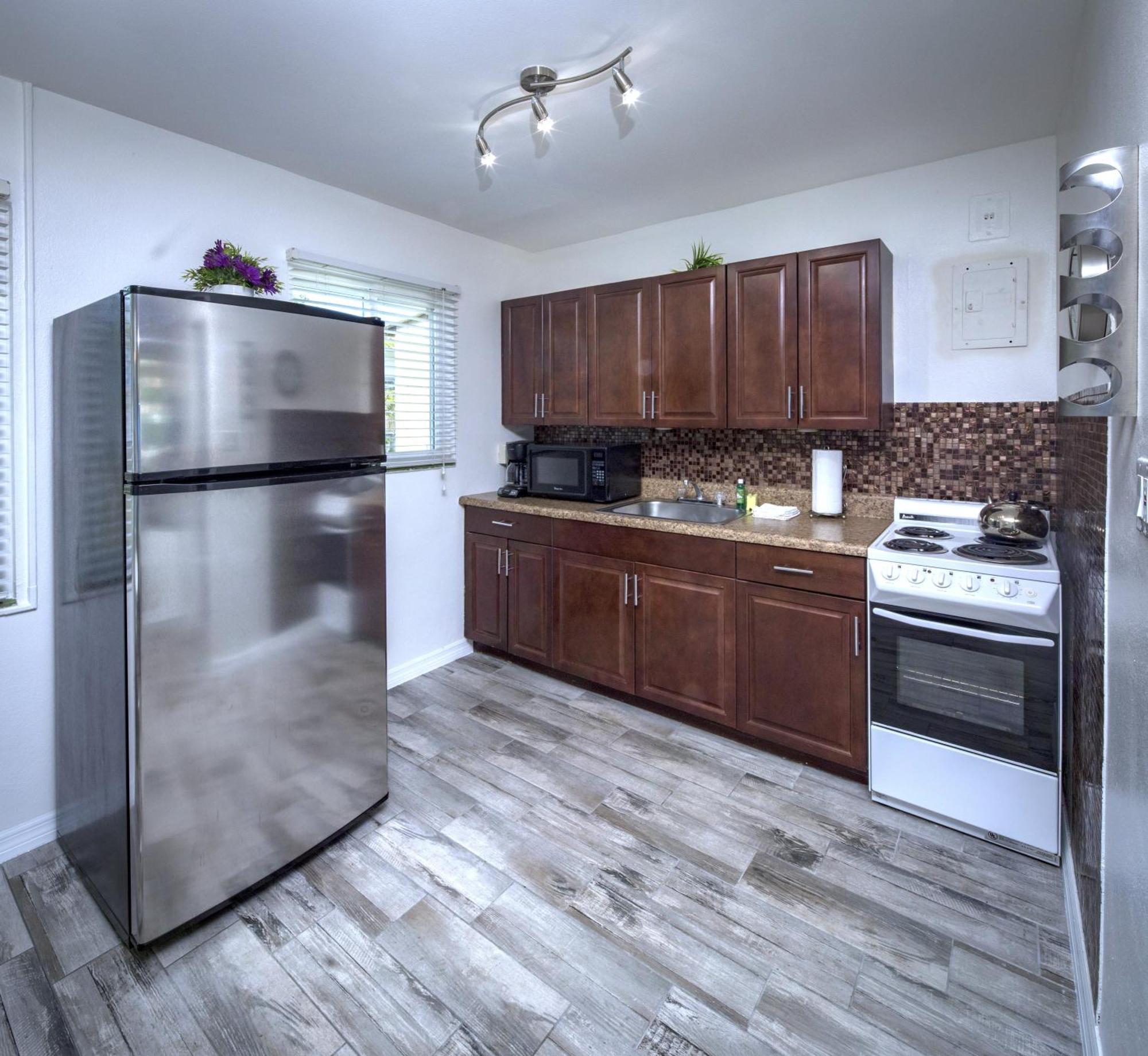 Park Shore St Pete Beach Apartment *