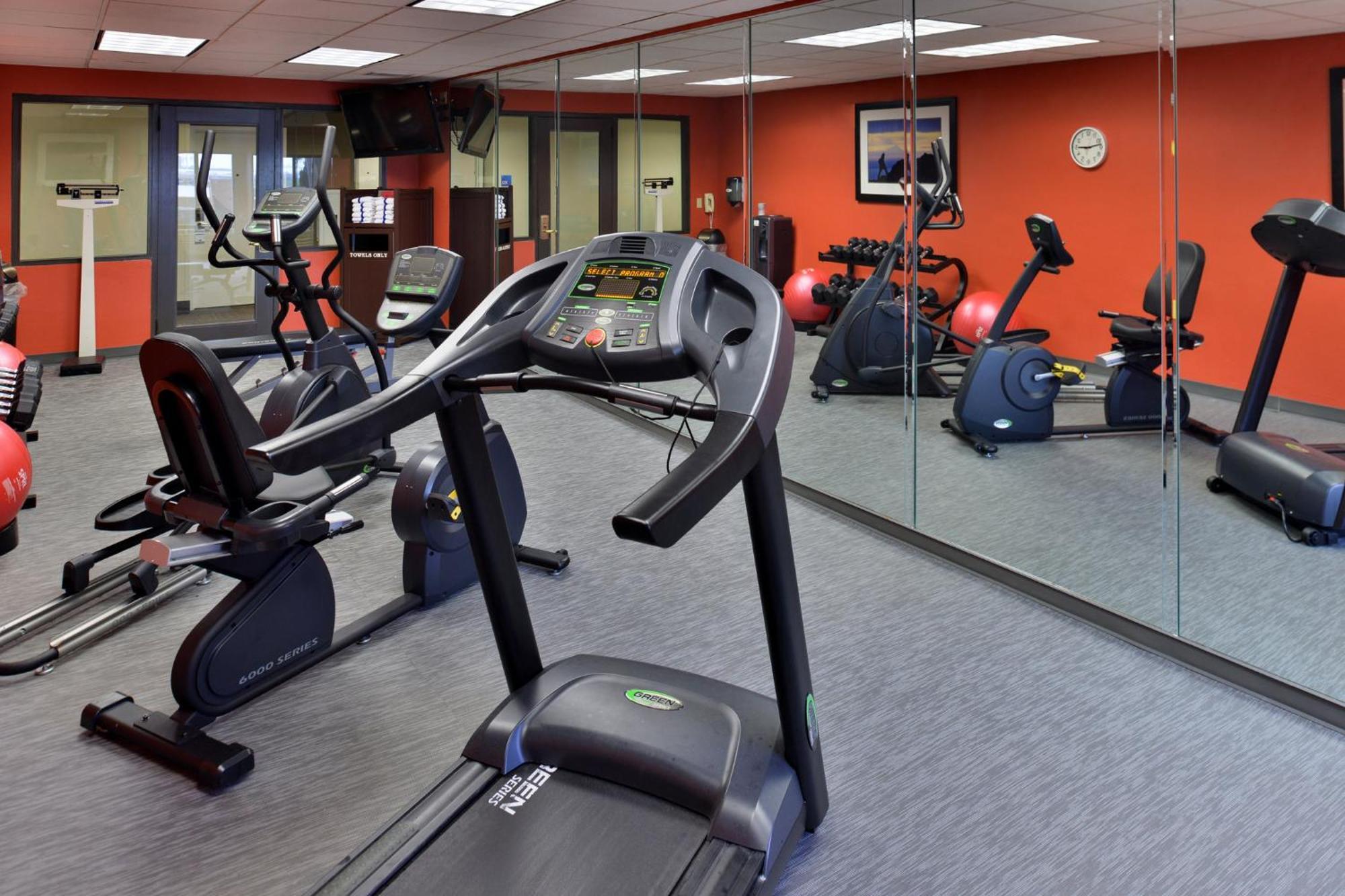 Hotel Express & Tampa-rocky Point Island By Ihg