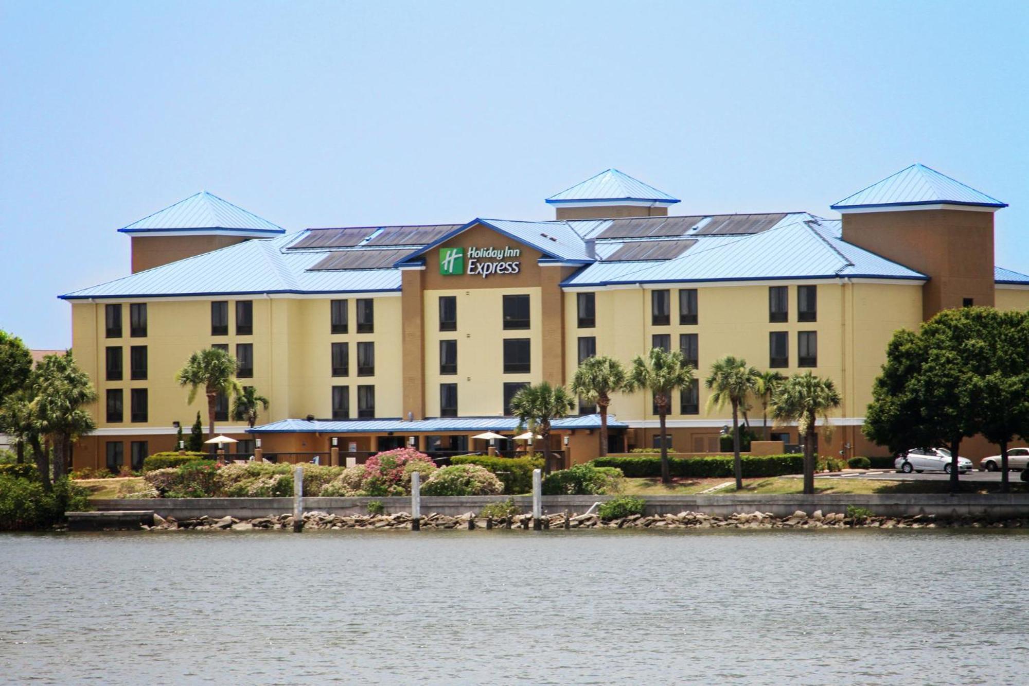 Express & Tampa-rocky Point Island By Ihg Hotel Tampa