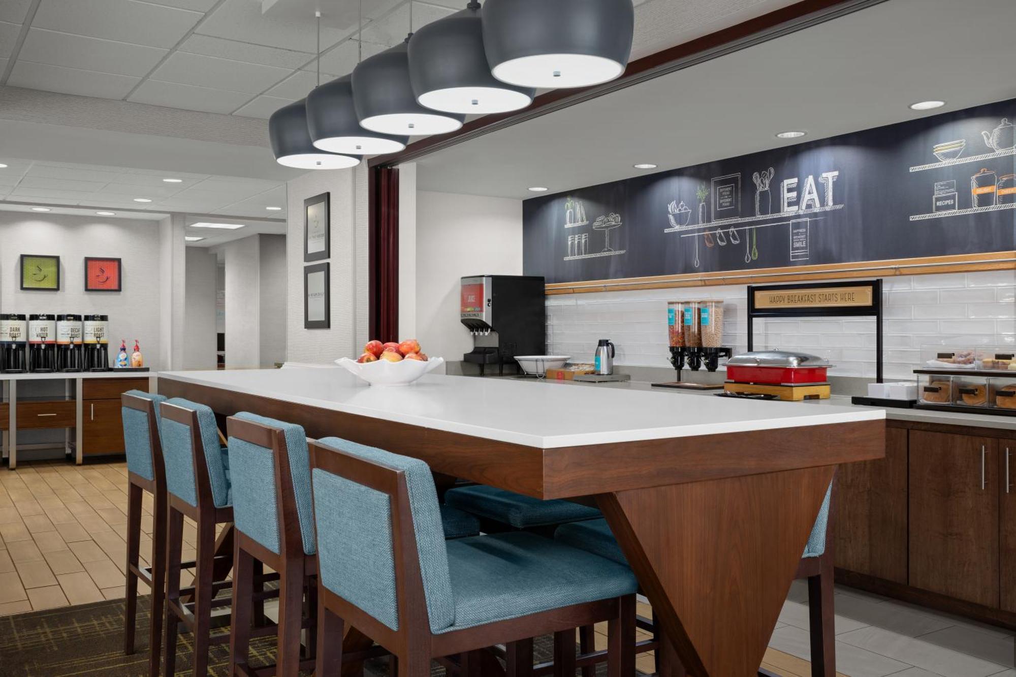 Hotel Hampton By Hilton Panama 3*