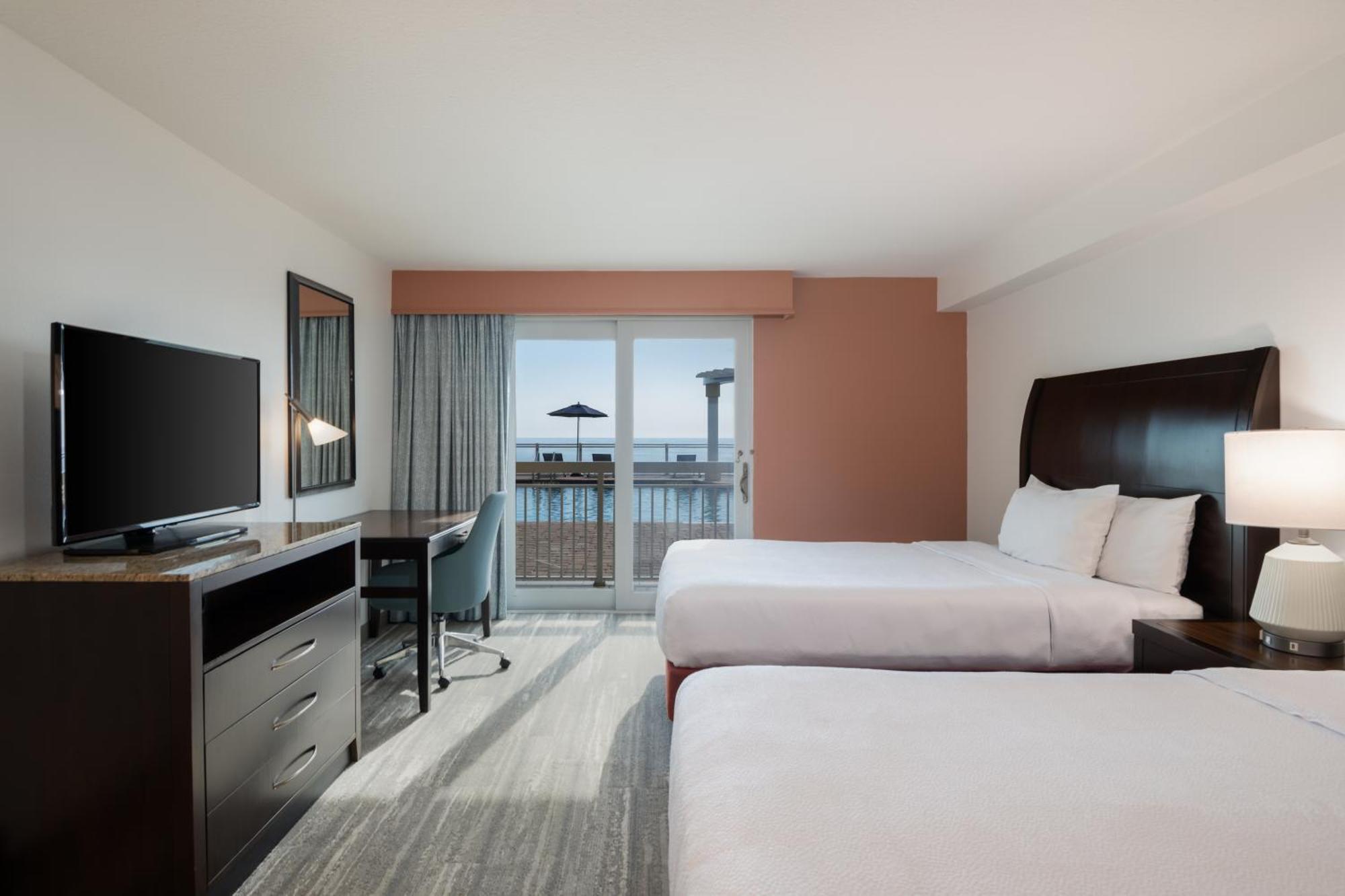 Hilton Garden Daytona Oceanfront 3*