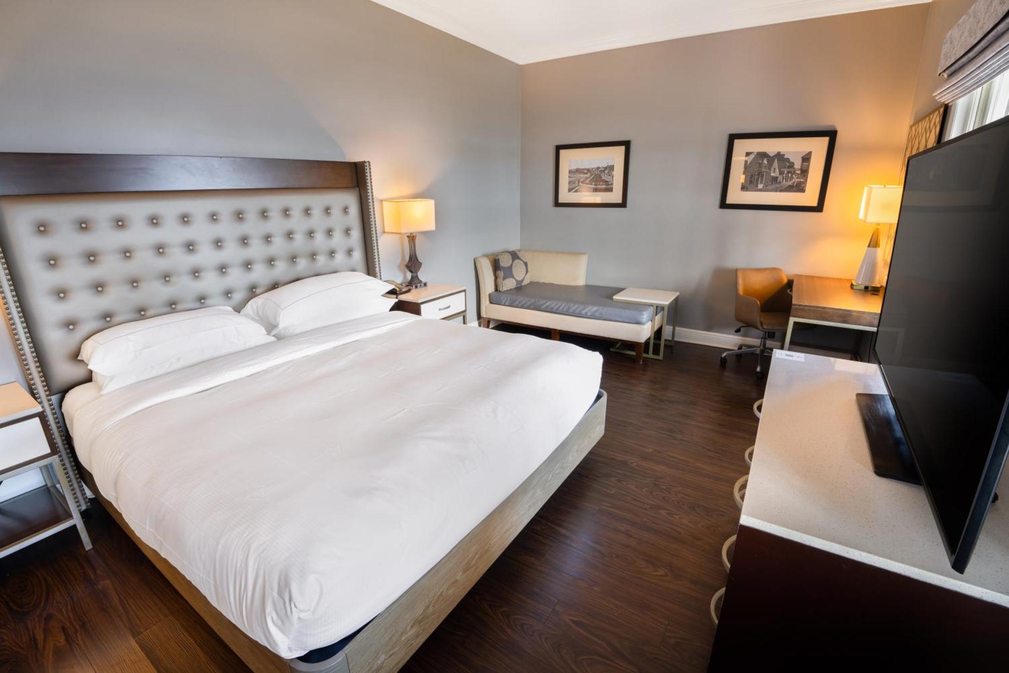 Hotel Hilton Historic Bayfront 4*