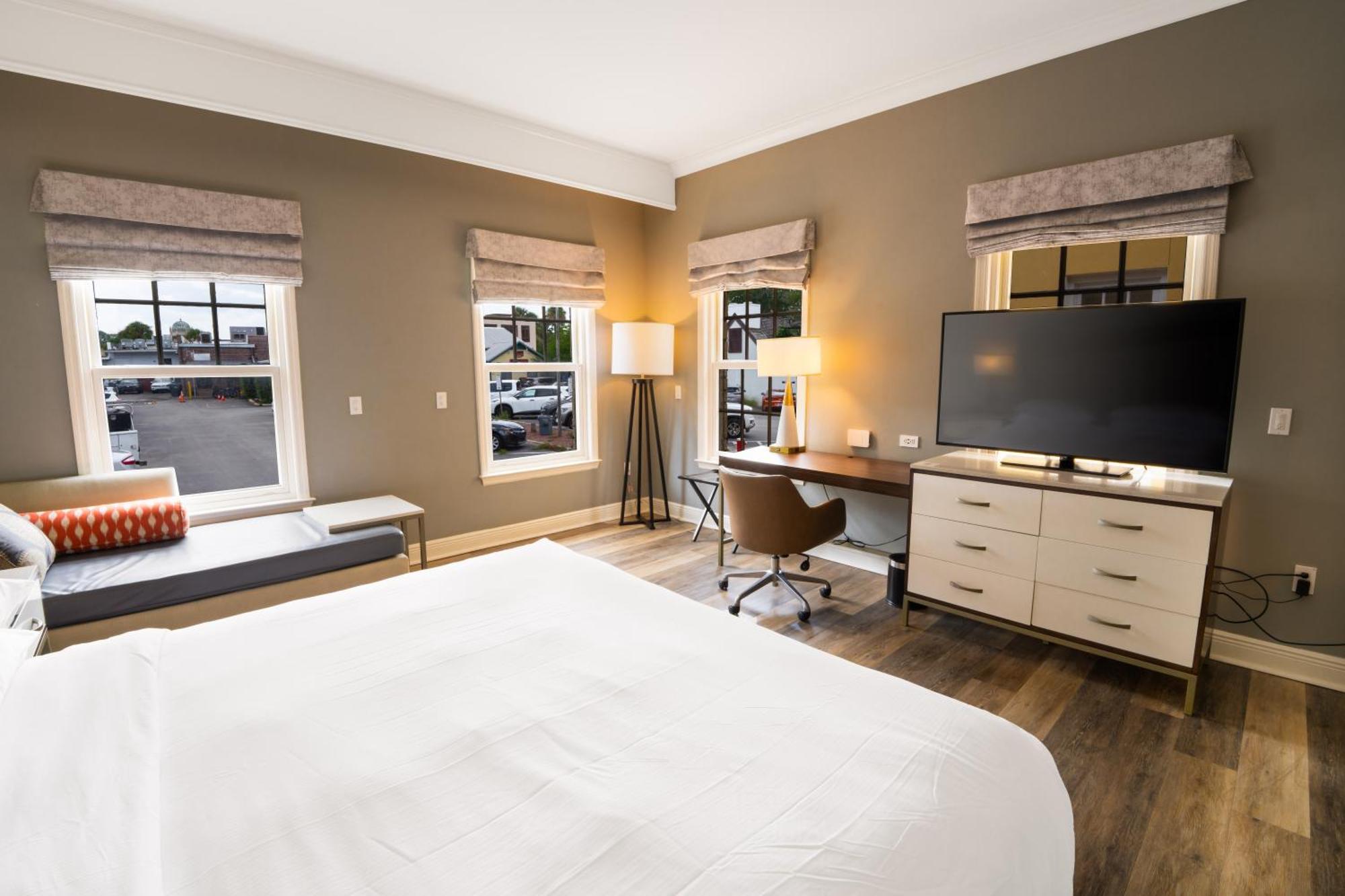 Hilton Historic Bayfront Hotel 4*