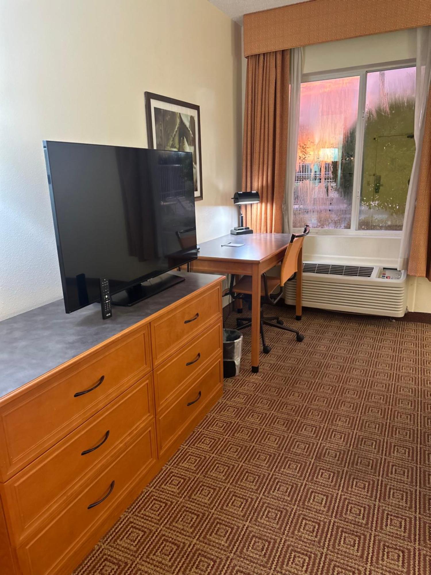 La Quinta & By Wyndham Sawgrass