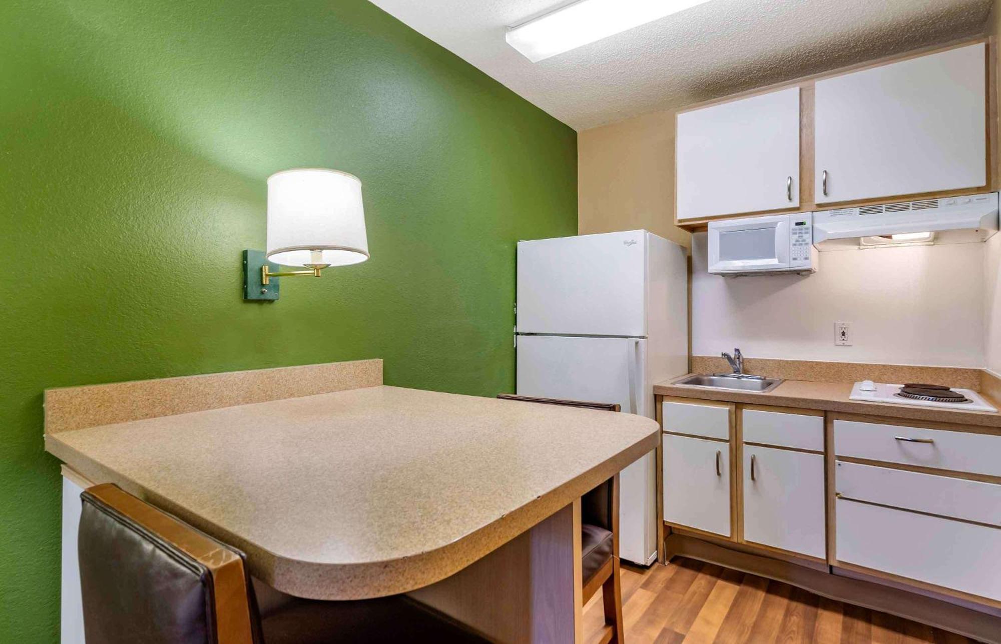 Extended America Select - - North Airport Hotel 2*