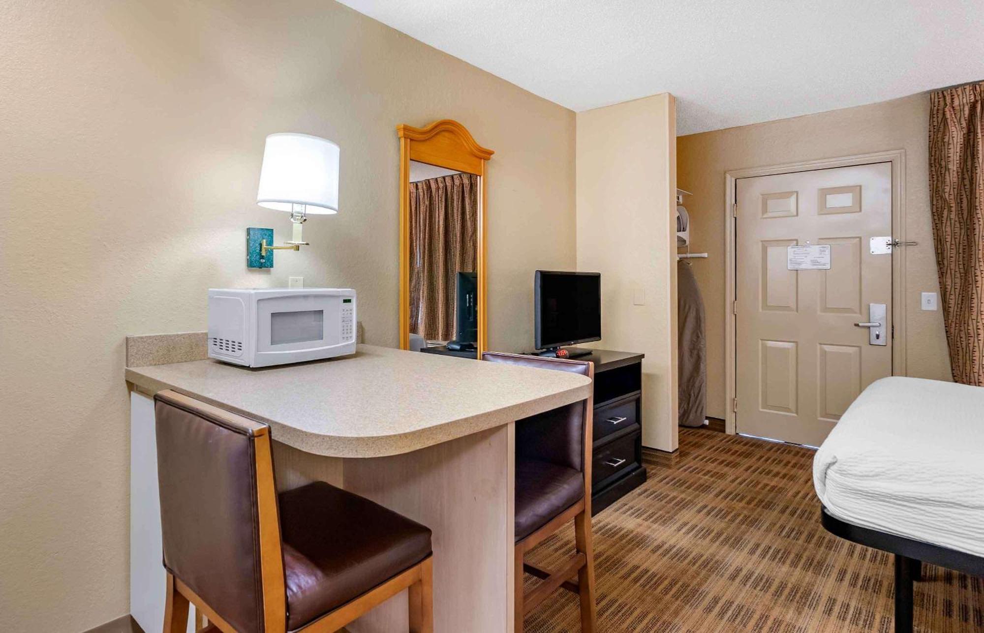Extended America Select - - North Airport Tampa