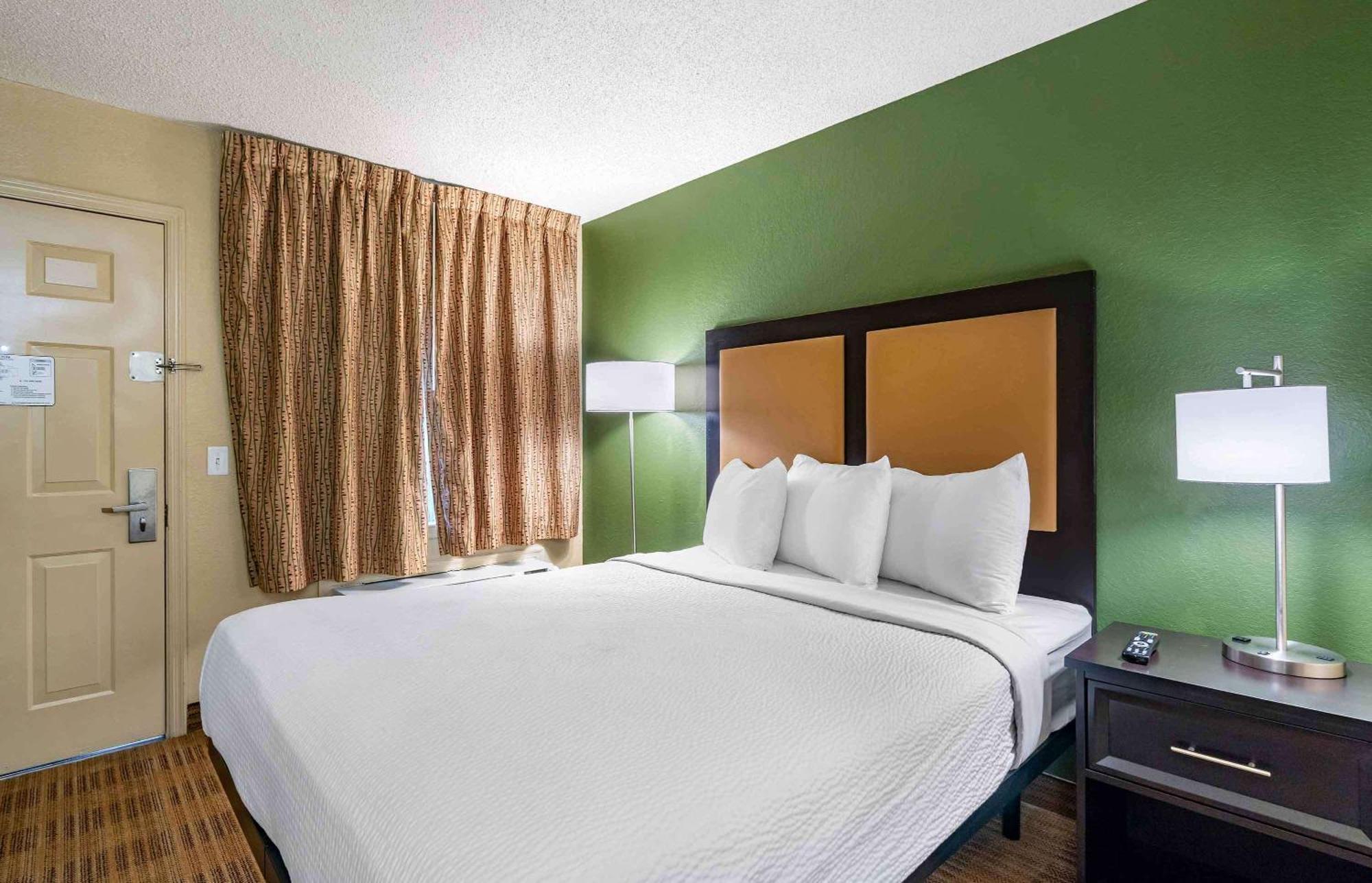 Extended America Select - - North Airport Hotel