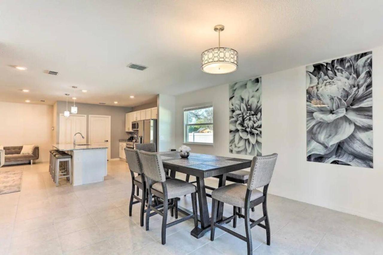 61 Massive 4 Bedroom Close To The With A Pool Port St. Lucie