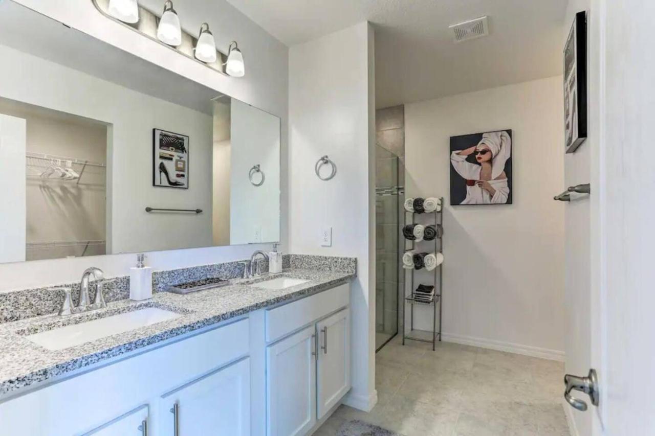 61 Massive 4 Bedroom Close To The With A Pool * Port St. Lucie