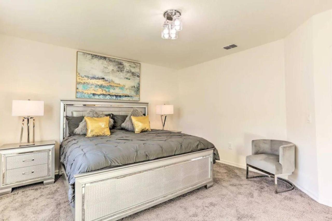 61 Massive 4 Bedroom Close To The With A Pool * Port St. Lucie