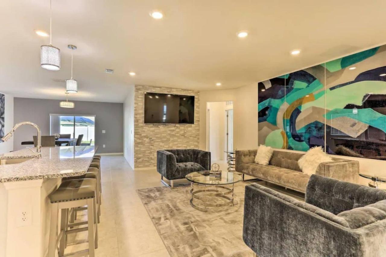 61 Massive 4 Bedroom Close To The With A Pool Holiday home Port St. Lucie