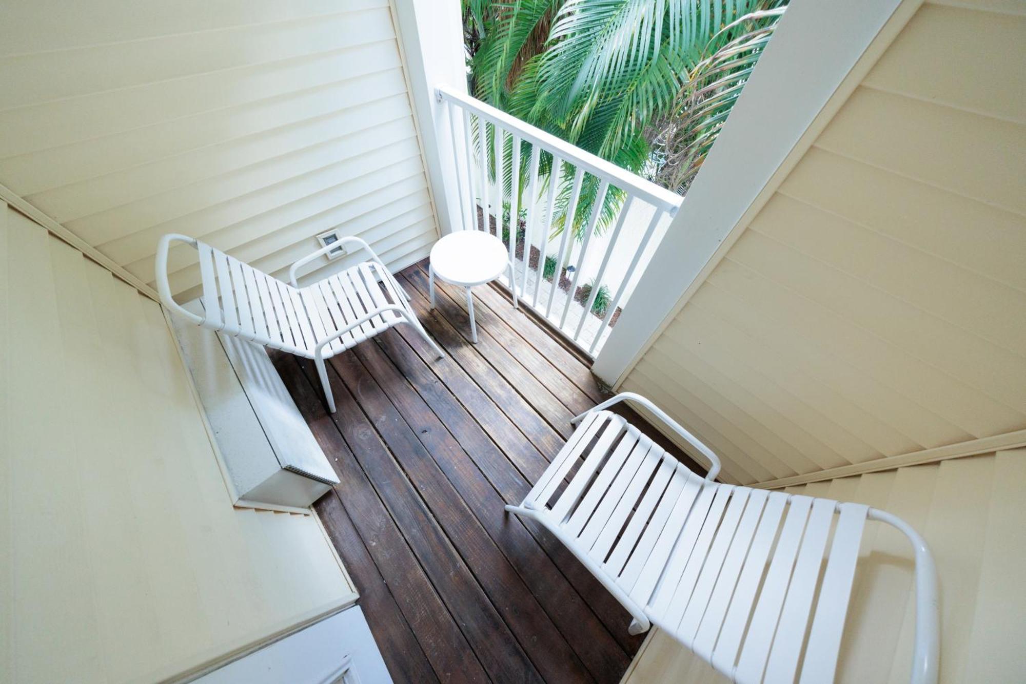 The Sea Spray Motel 4*
