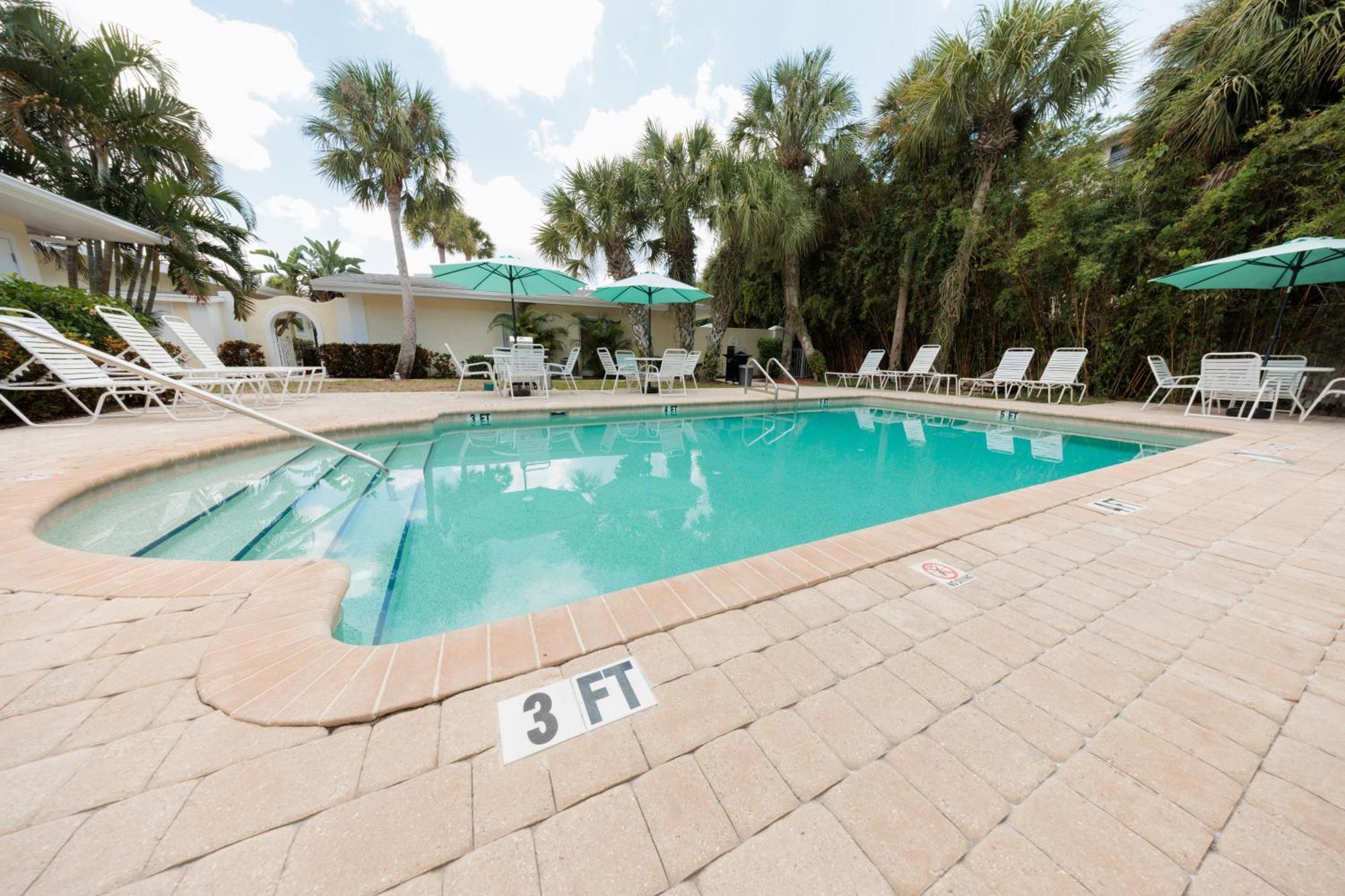 The Sea Spray 4* Siesta Key