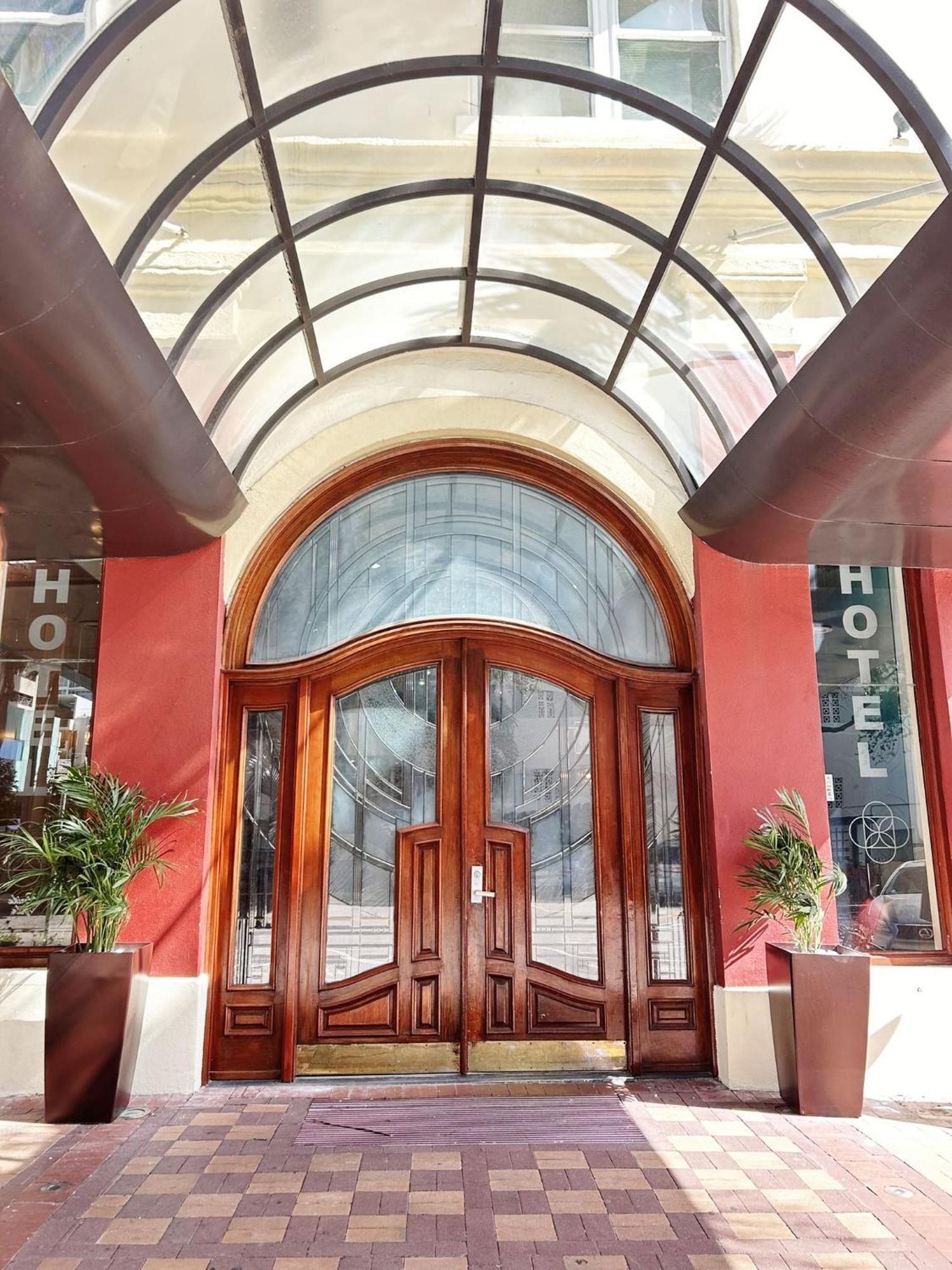 Ponce De Leon Hotel