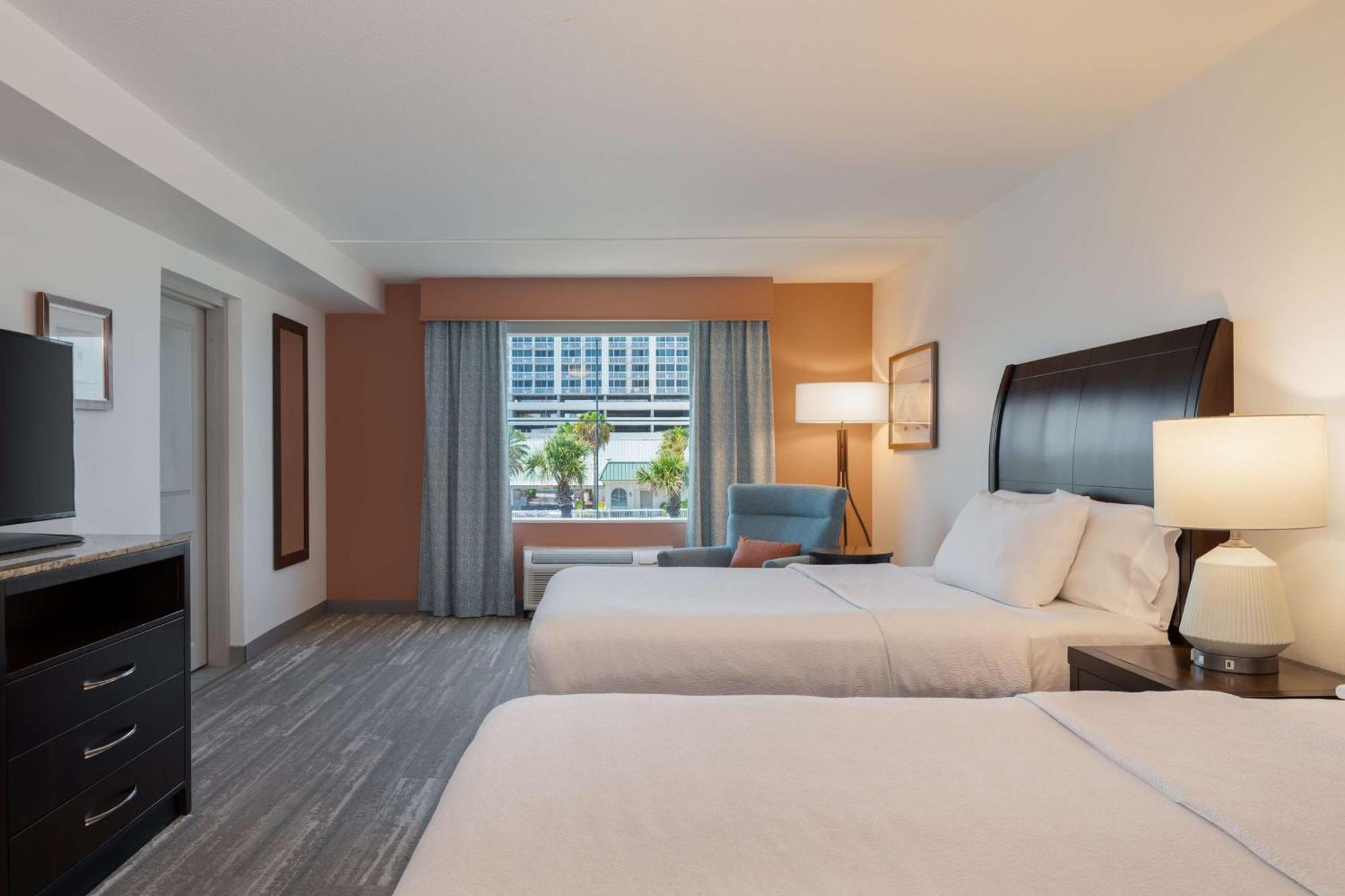 Hilton Garden Daytona Oceanfront 3*