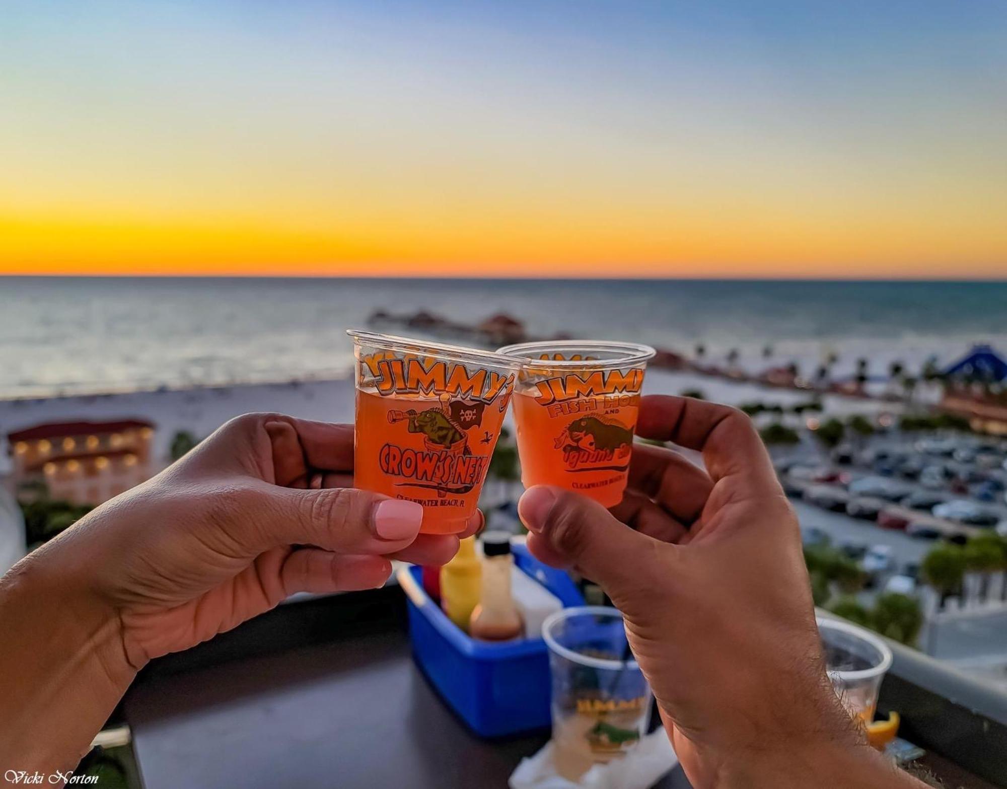 Pier House 60 Clearwater Marina Hotel 3*