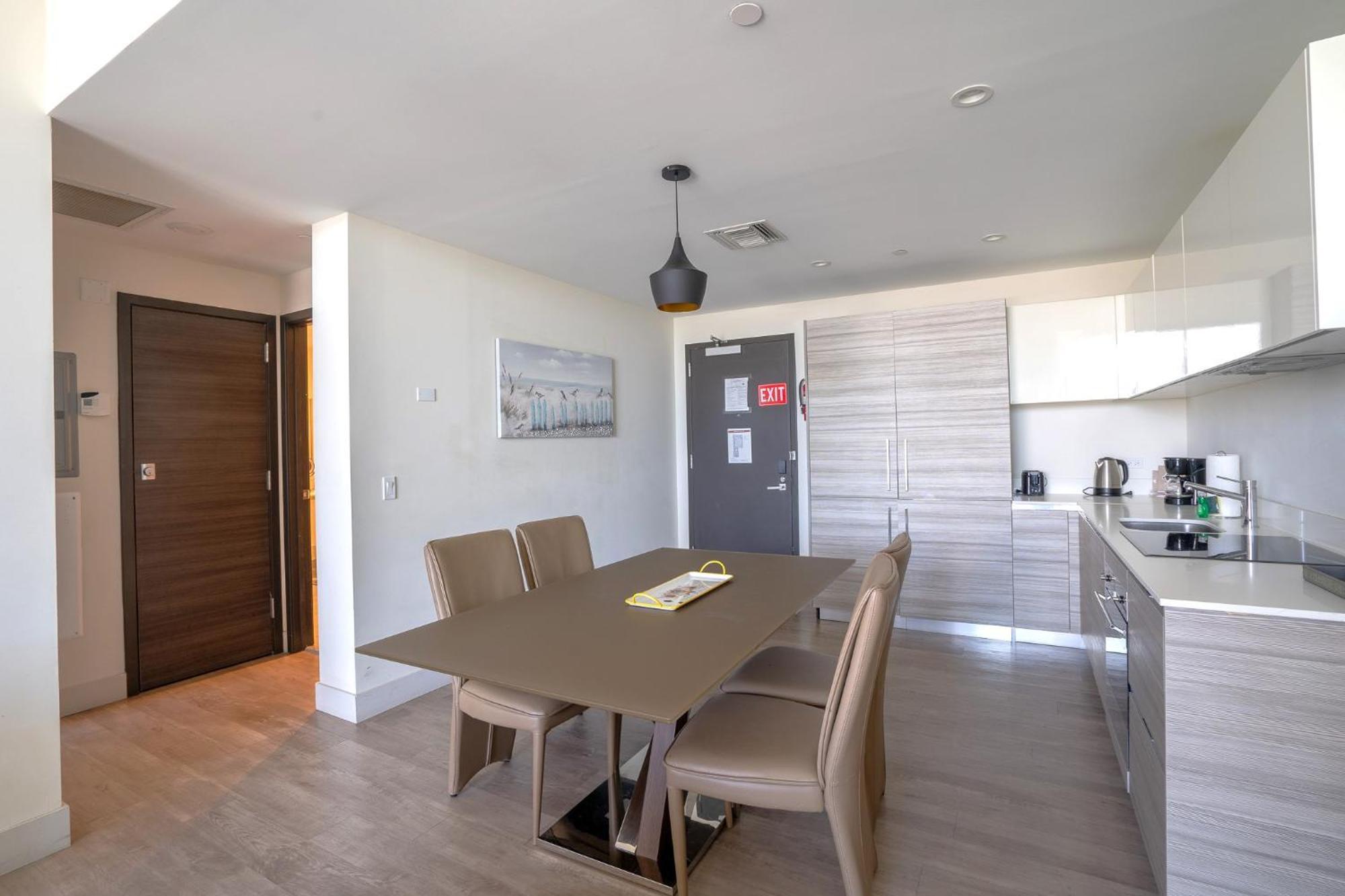 Global Rent - Costa Hollywood
