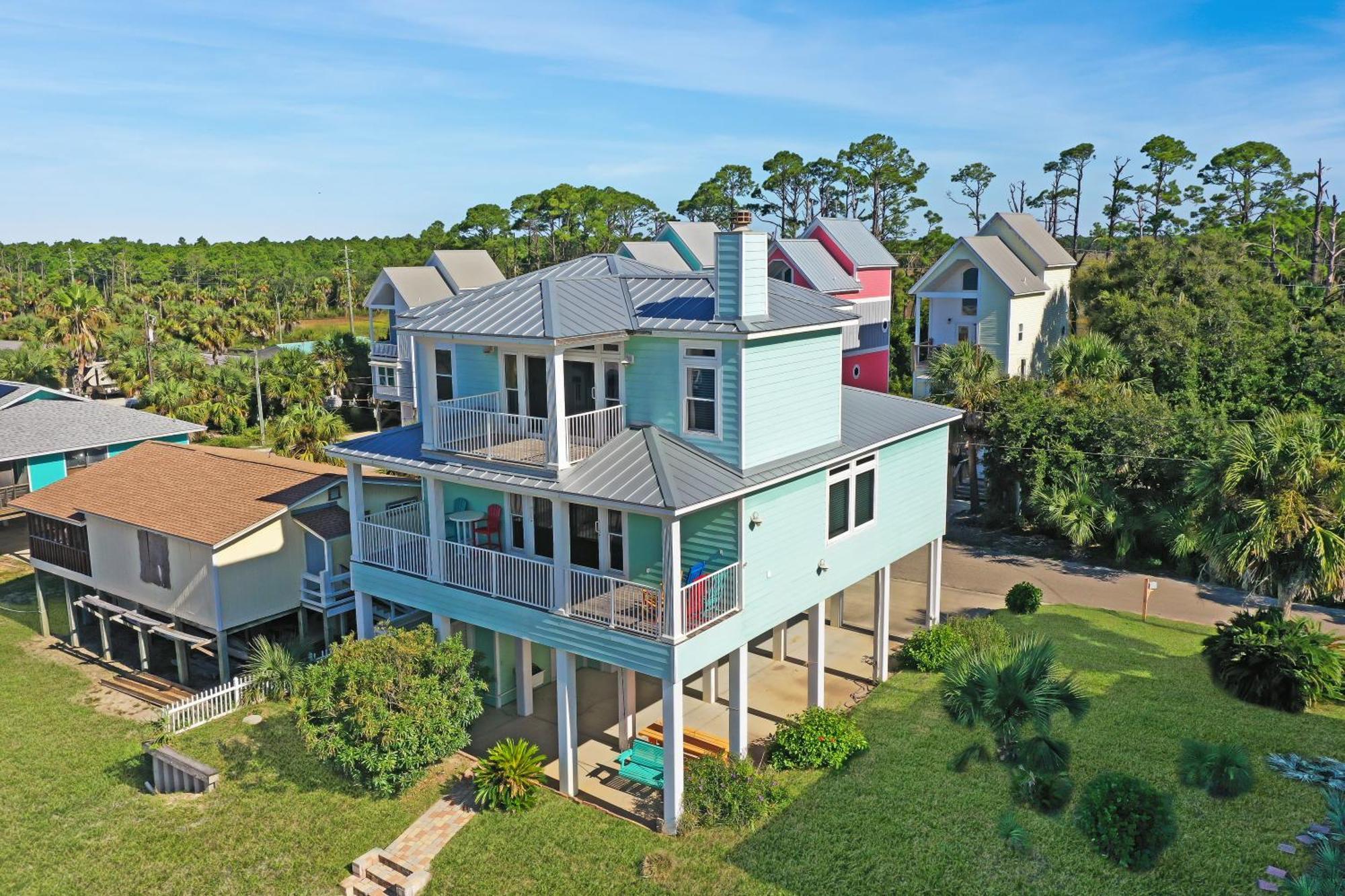 Holiday home Happy Dolphin By Pristine Vacation
