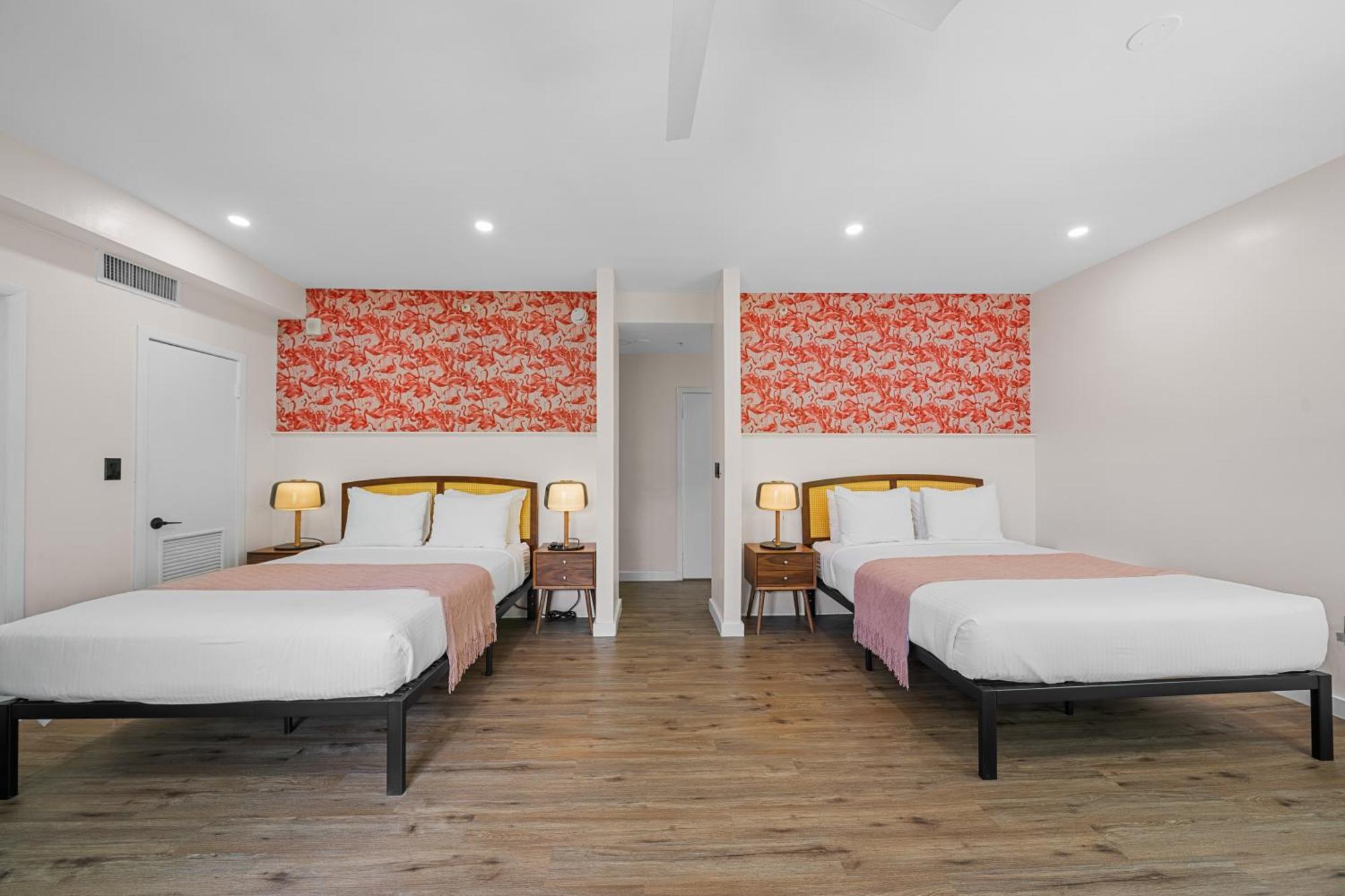 Hotel Greenview By Lowkl 3*
