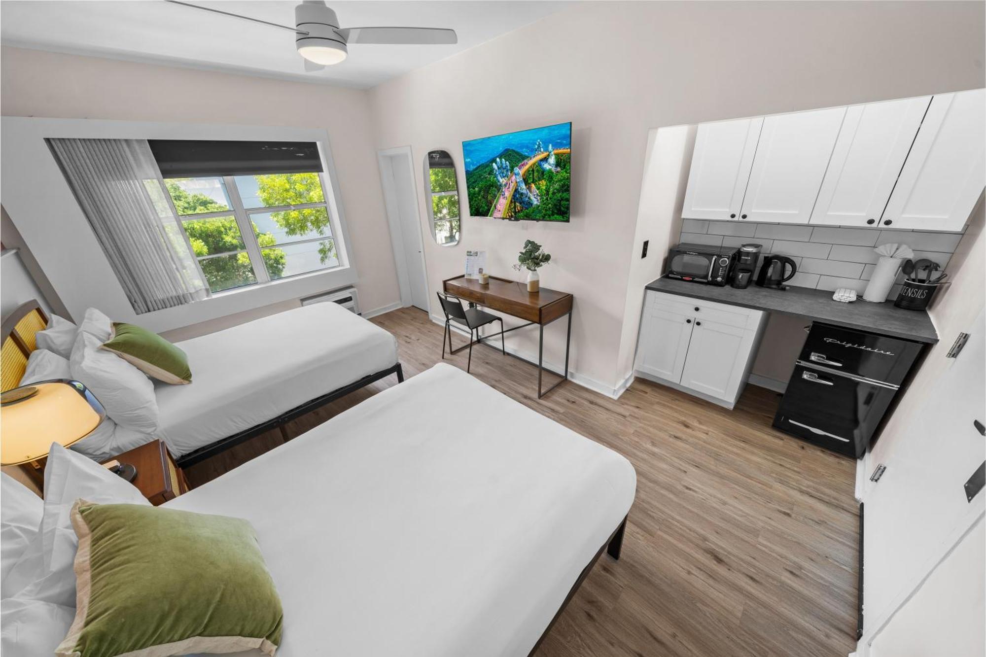 Greenview By Lowkl Hotel 3*