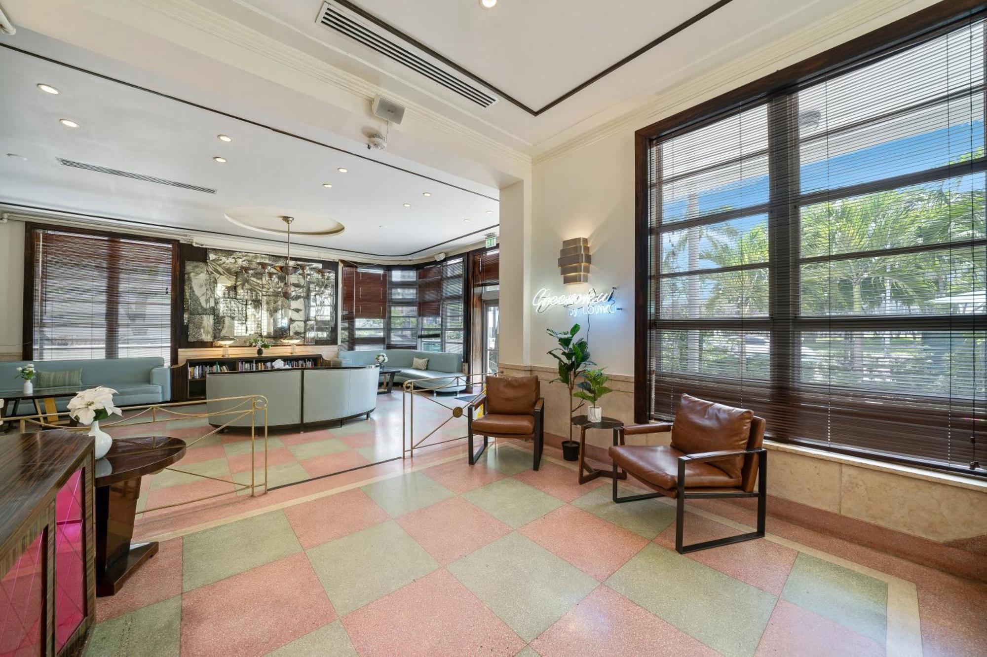 Greenview By Lowkl Hotel 3*