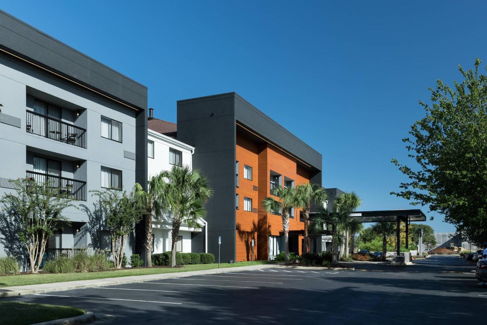 Hotel Courtyard By Marriott