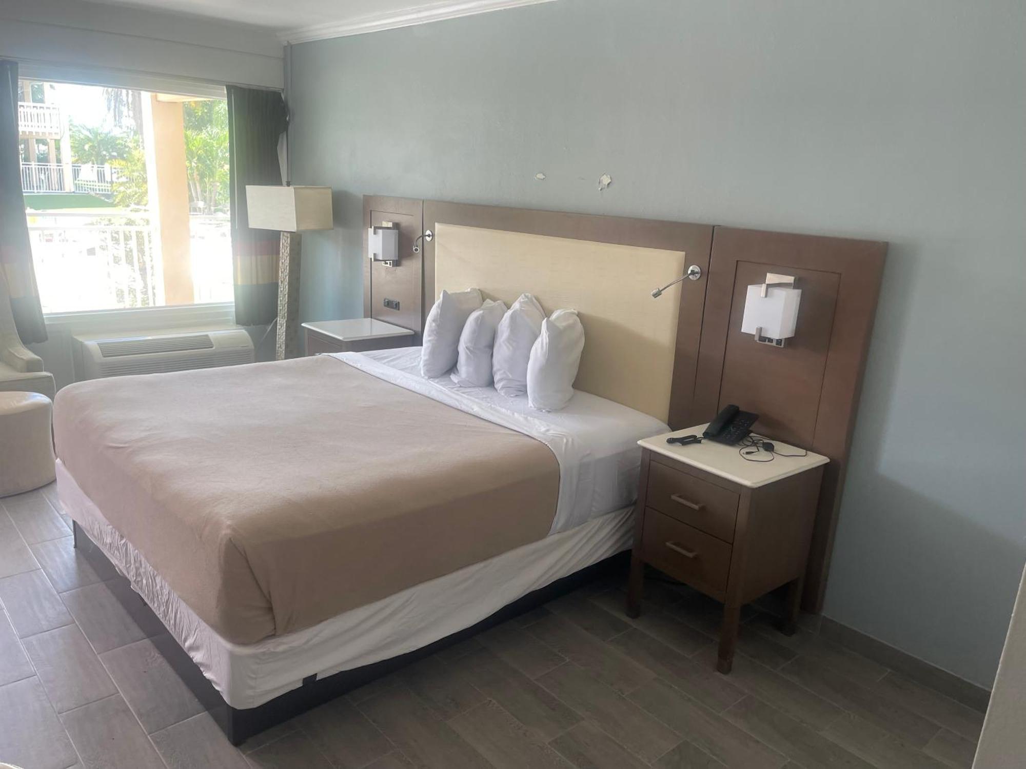 Inn Rodeway 2*