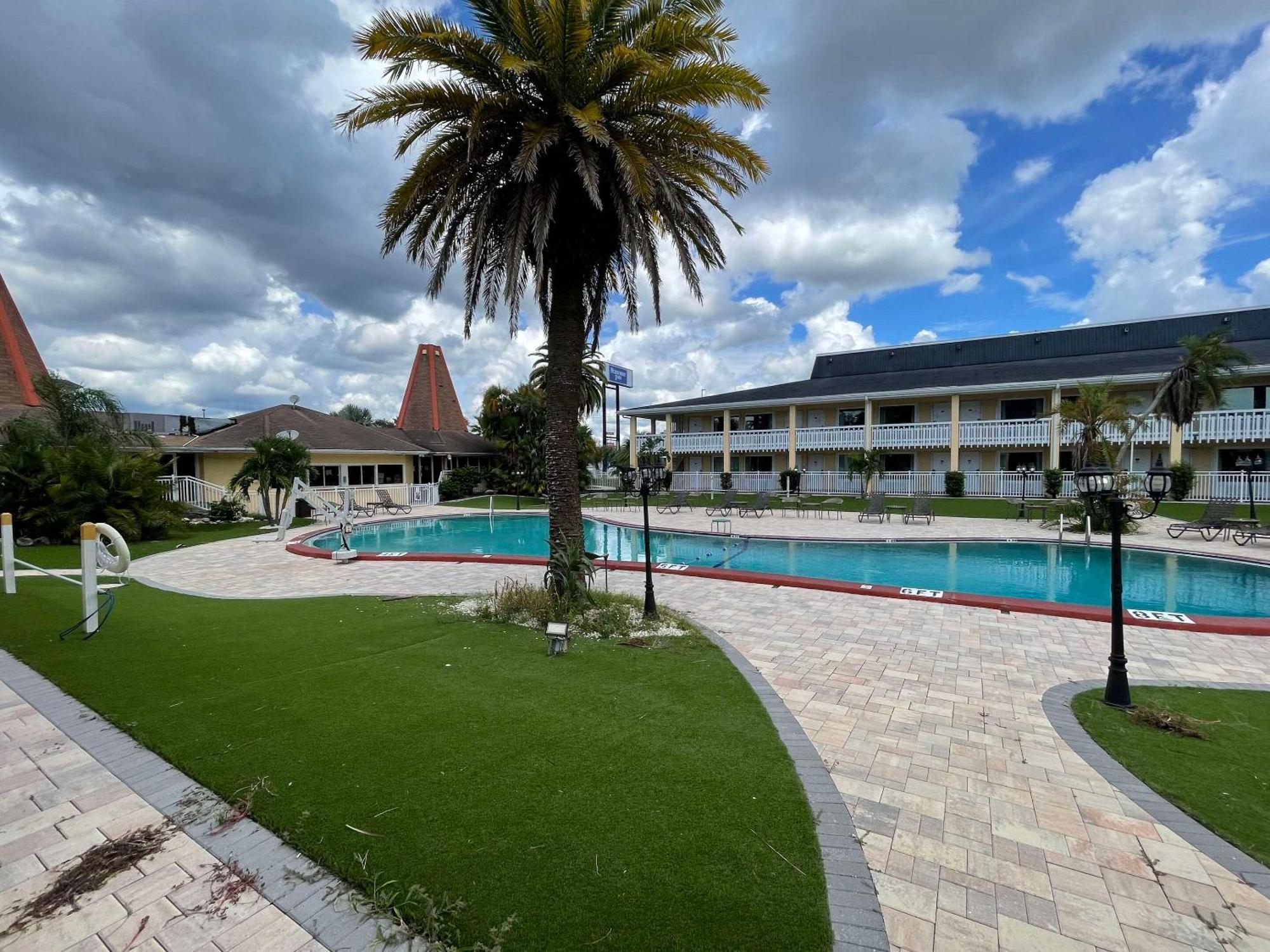 Rodeway Inn Holiday