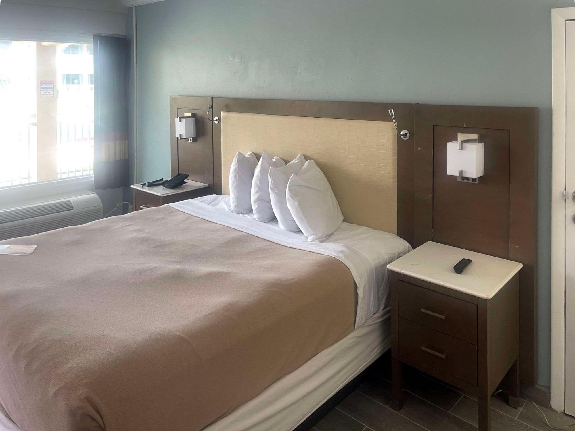 Inn Rodeway