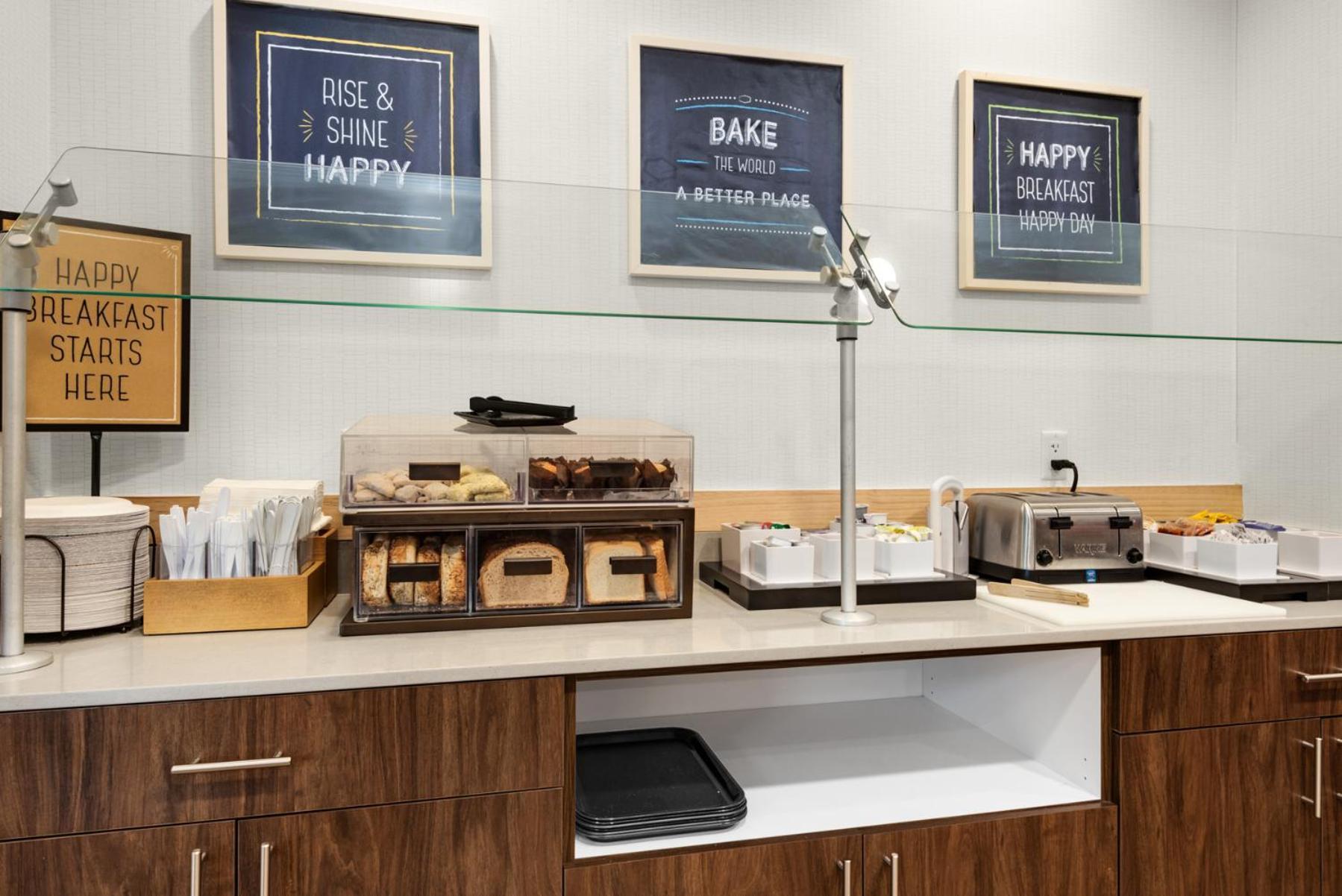 Hotel Hampton & I-10 N At Town Plaza 3*