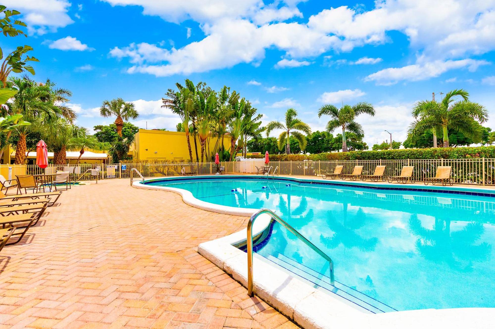 Oasis Hotel Boca Raton