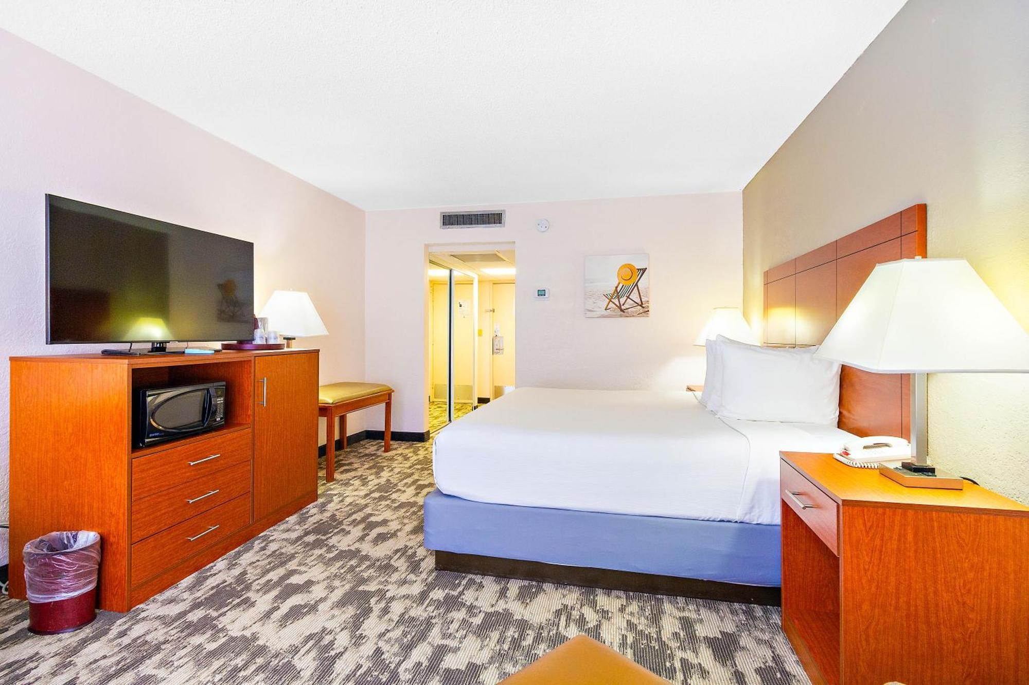 Oasis Hotel 3*