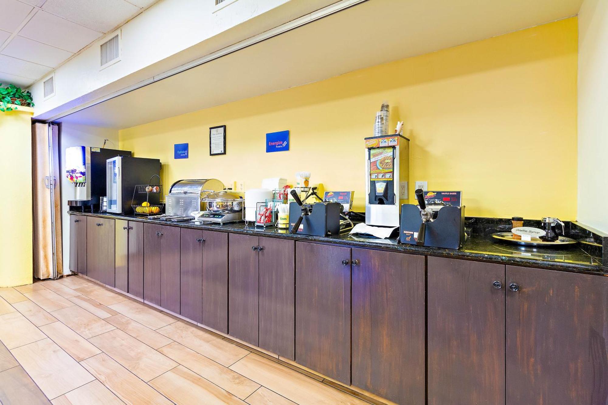 Oasis Hotel 3*
