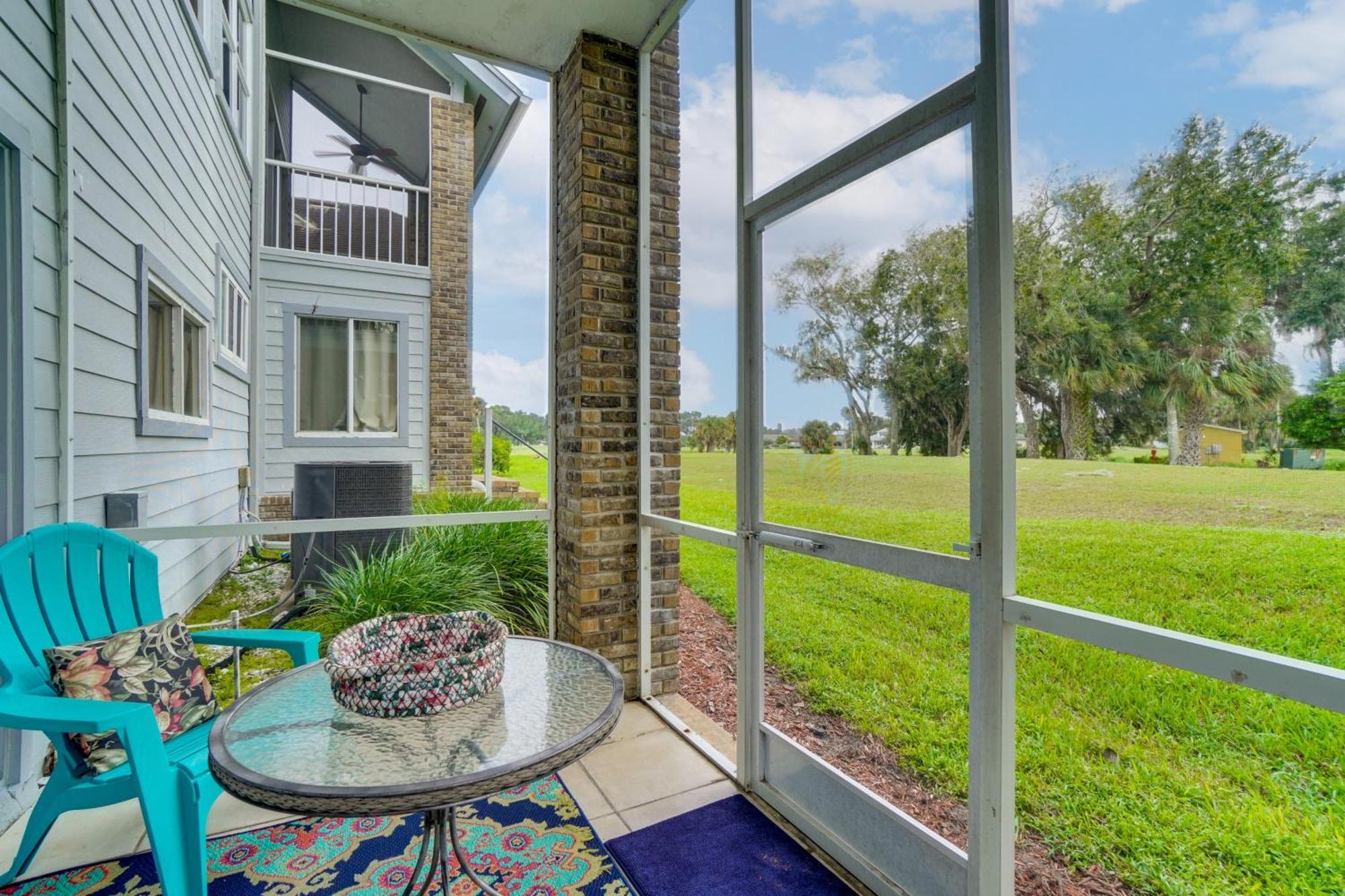 Apartment Sunny Retreat Near Space Coast!