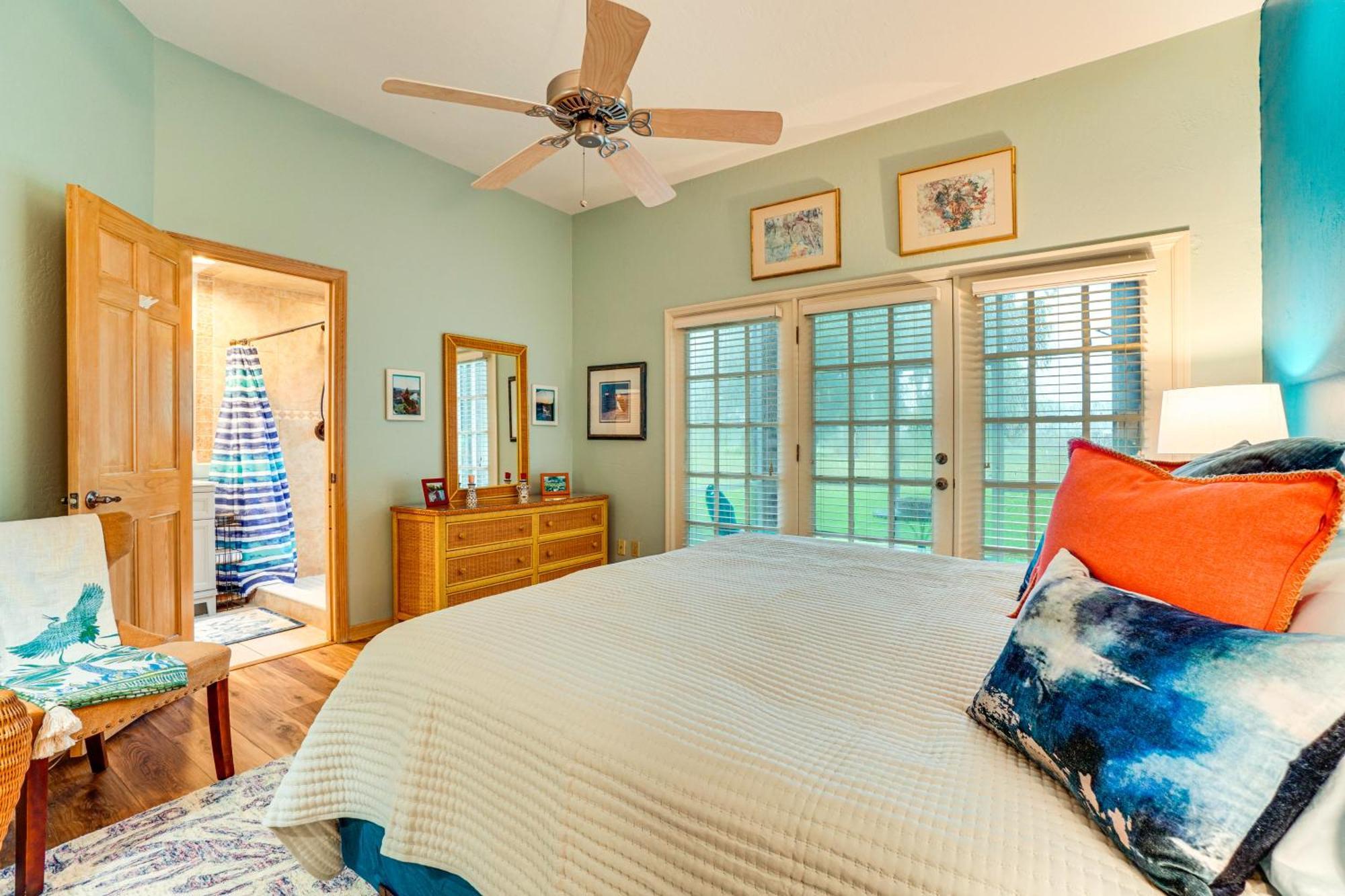 Sunny Retreat Near Space Coast! Apartment Titusville