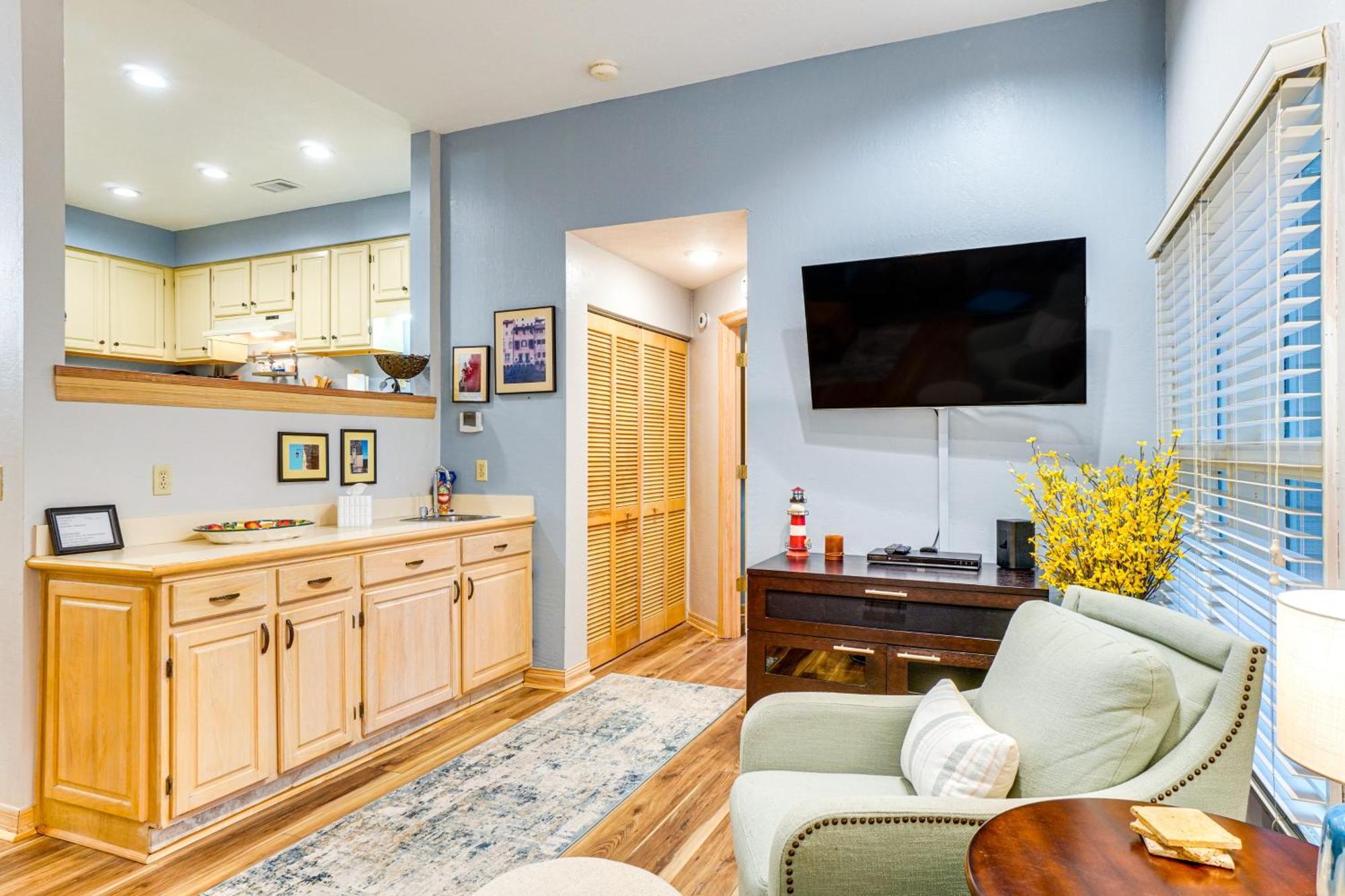 Sunny Retreat Near Space Coast! *