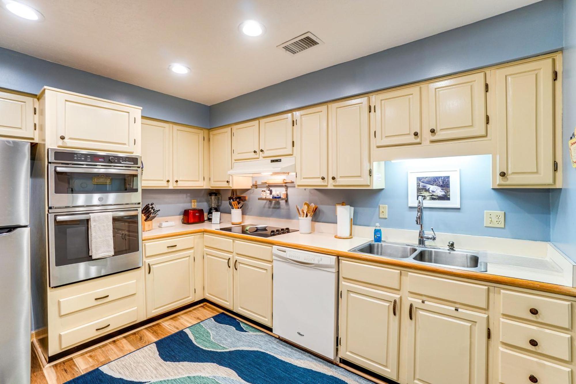 Sunny Retreat Near Space Coast! Apartment