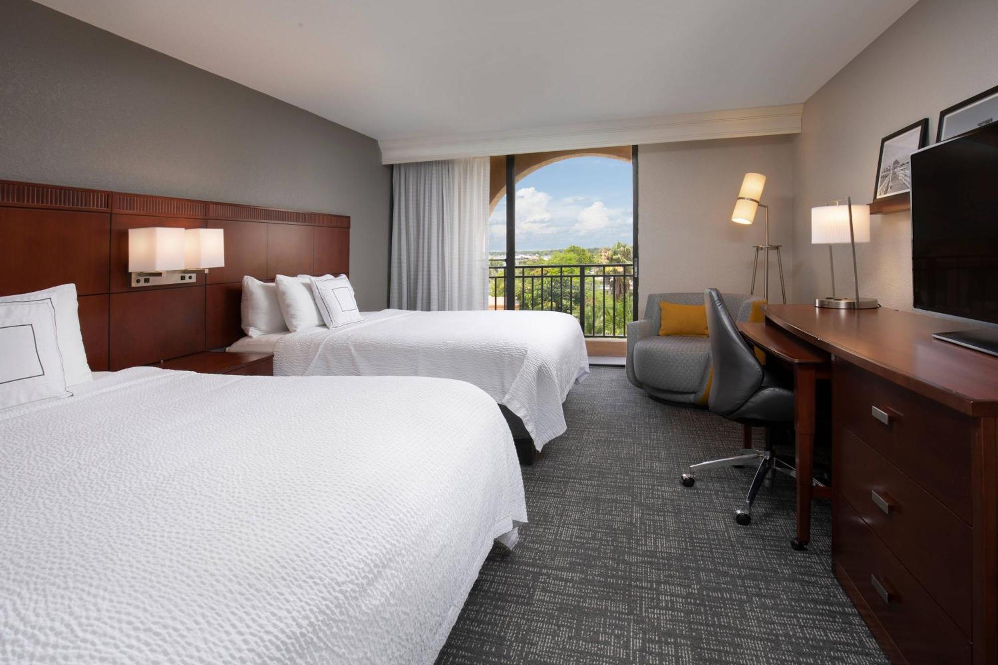 Courtyard By Marriott Sarasota/riverfront Hotel 3*