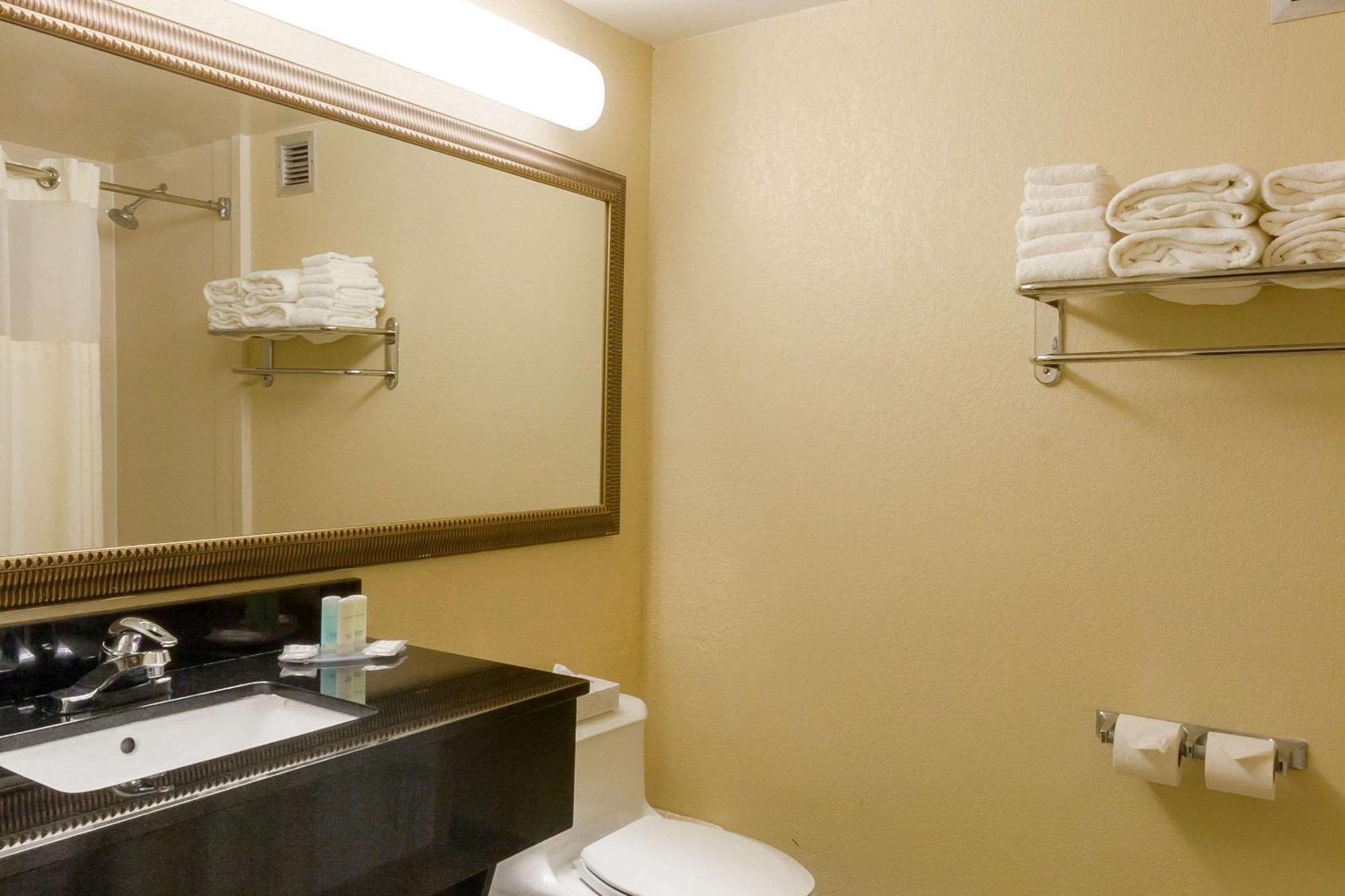 Hotel Clarion & Miami International Airport