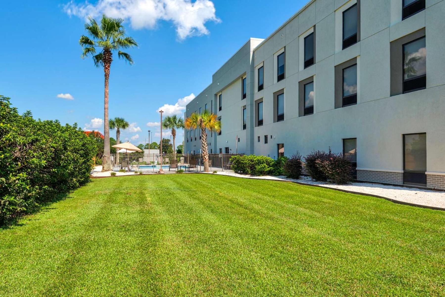 Hotel Hampton & I-10 N At Town Plaza