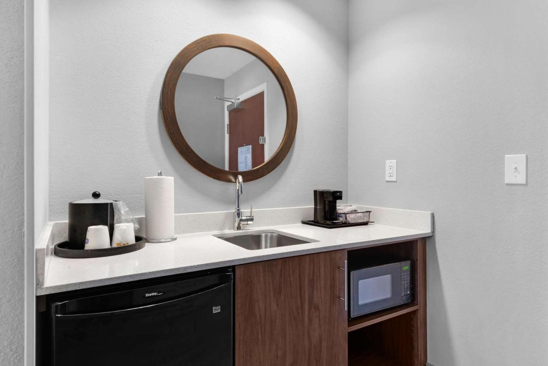 Hotel Hampton & I-10 N At Town Plaza