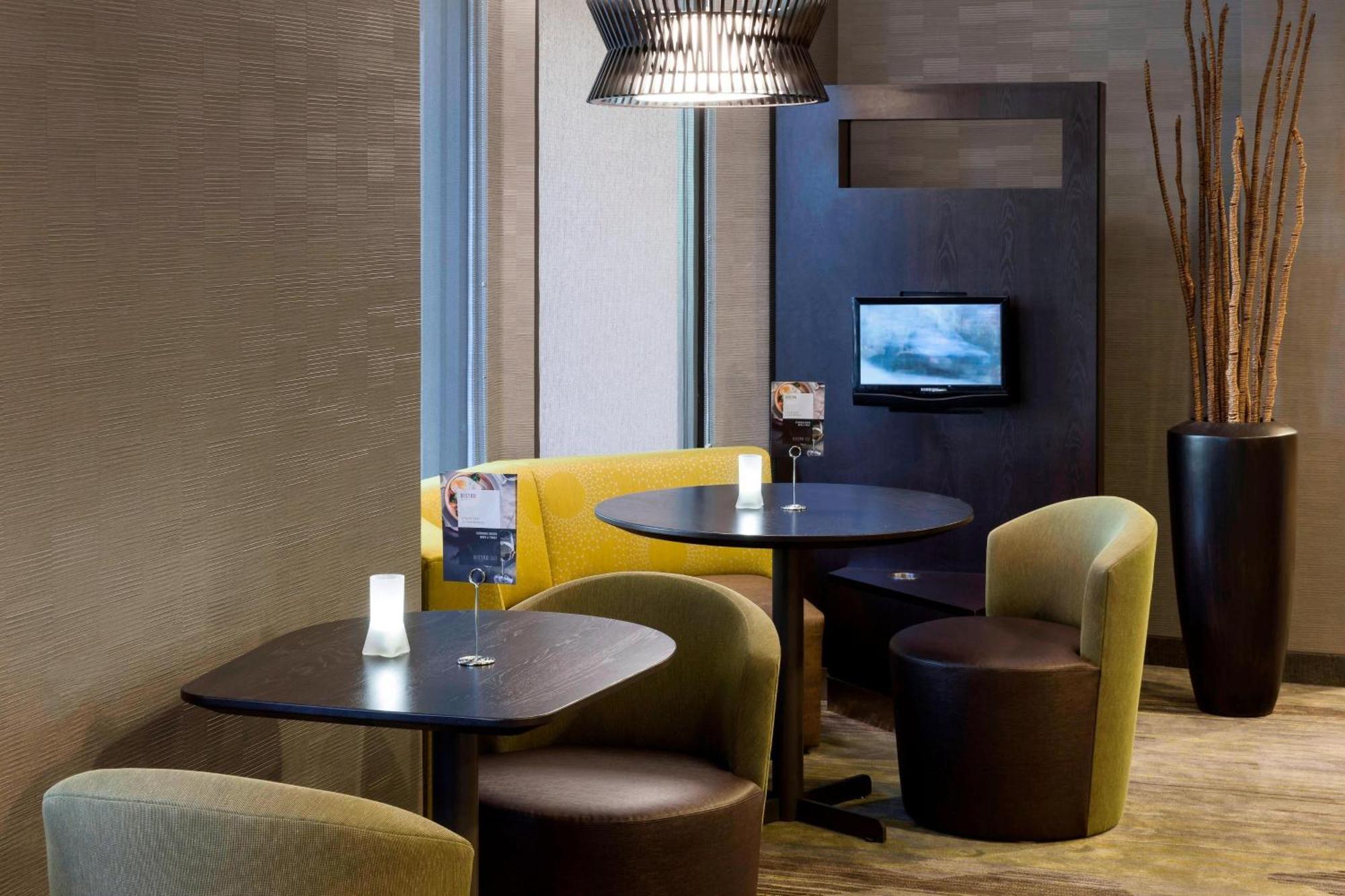 Courtyard By Marriott