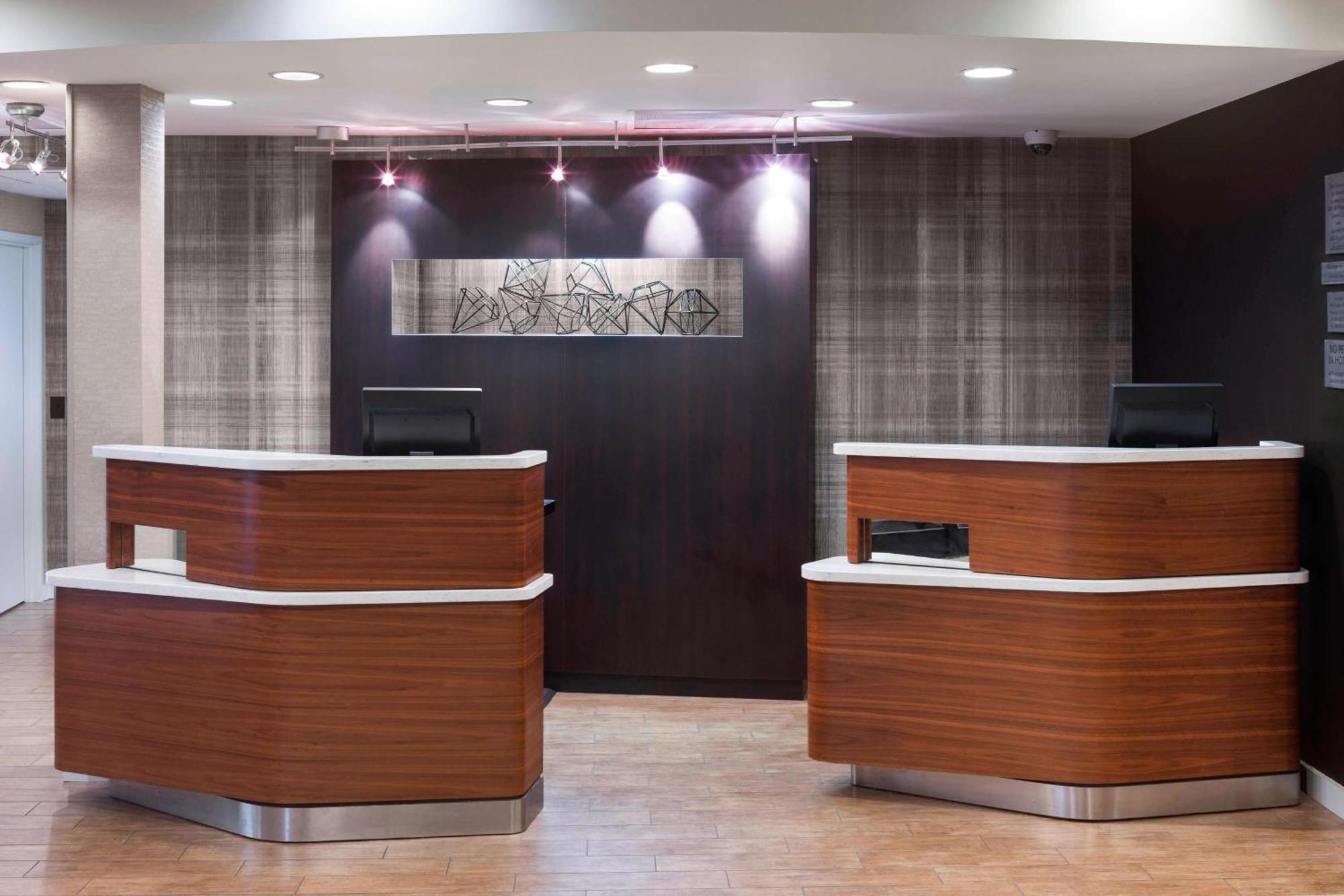 Hotel Courtyard By Marriott
