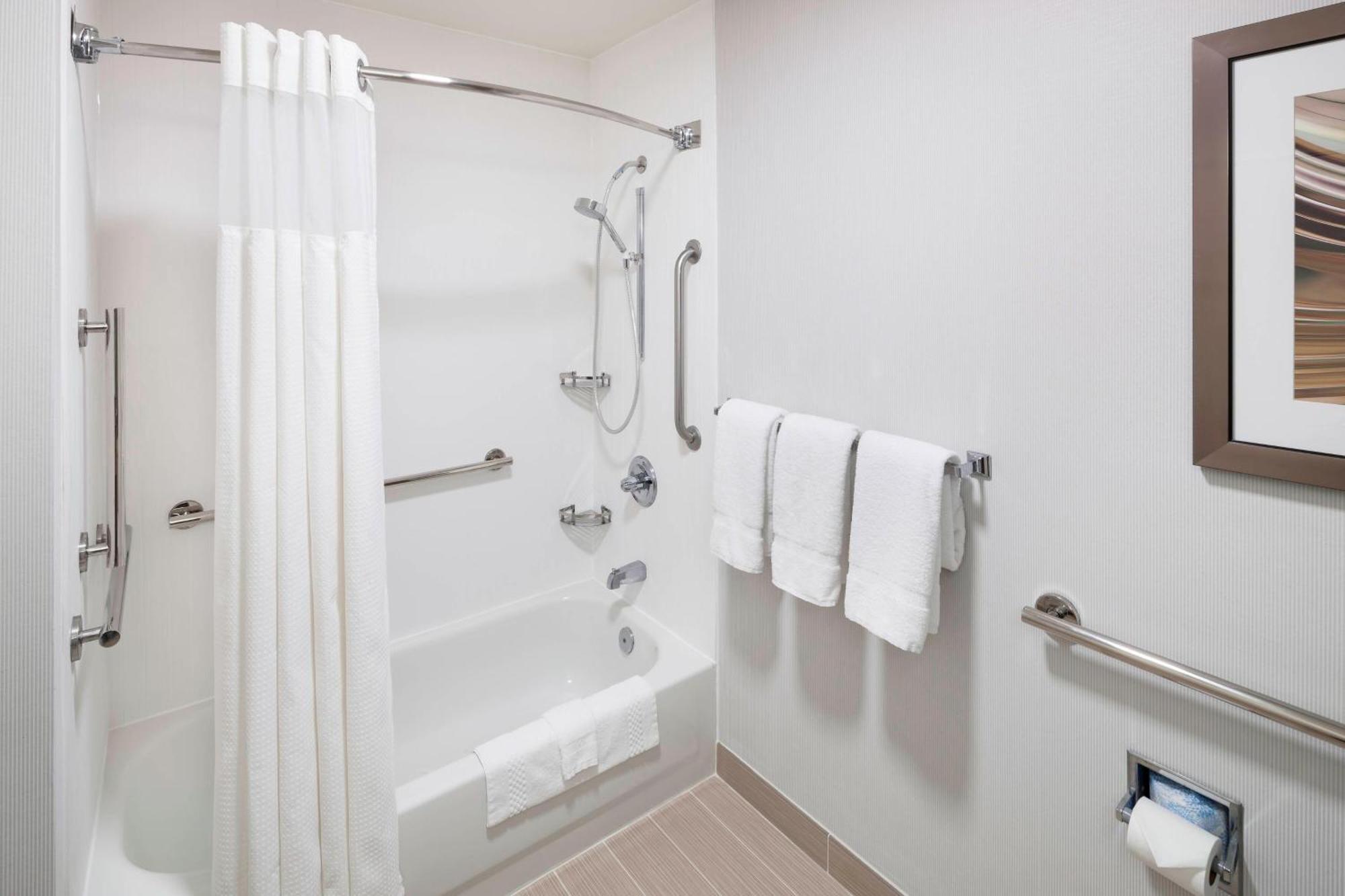 Courtyard By Marriott Hotel Pensacola
