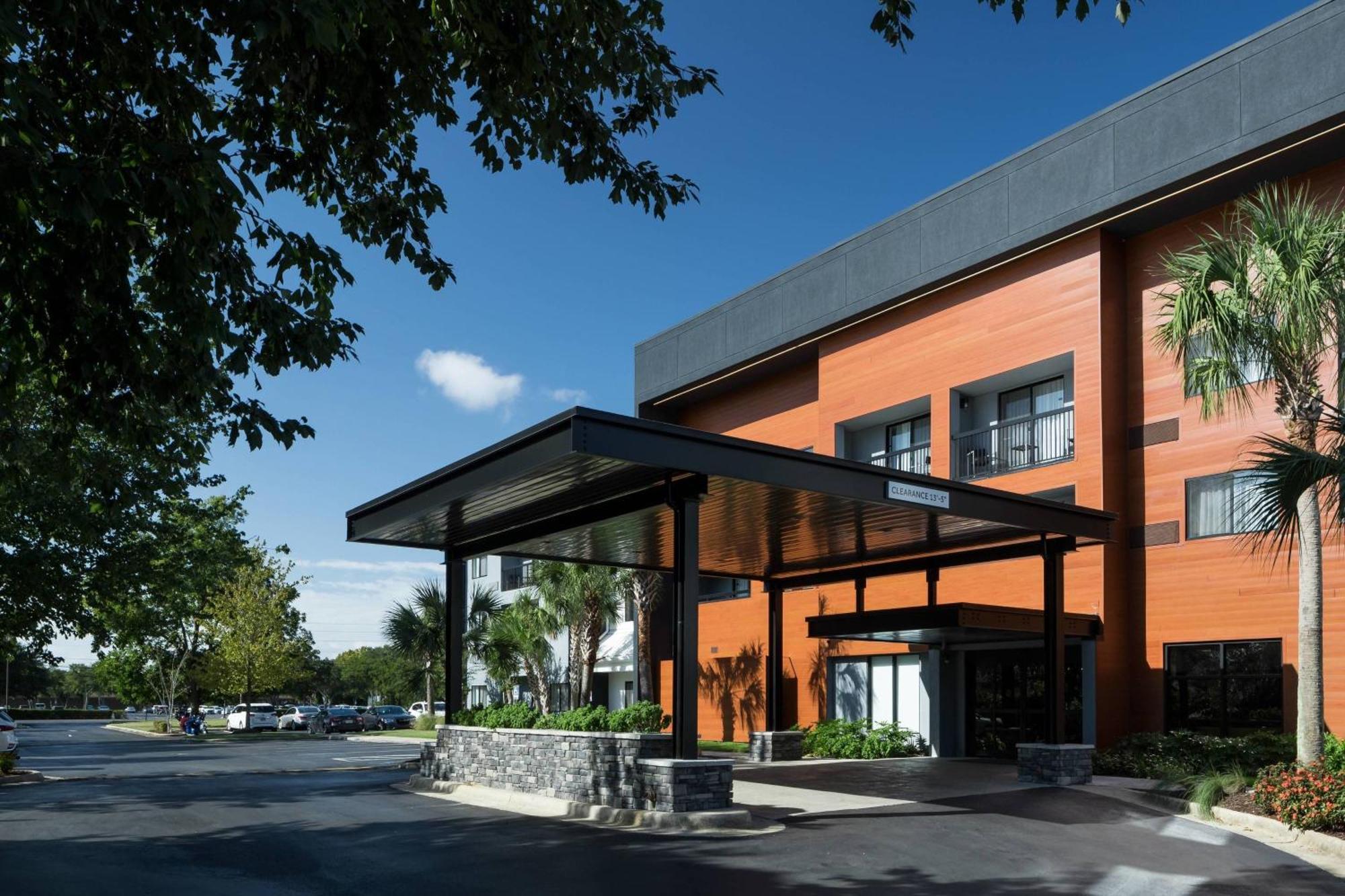 Courtyard By Marriott 3*